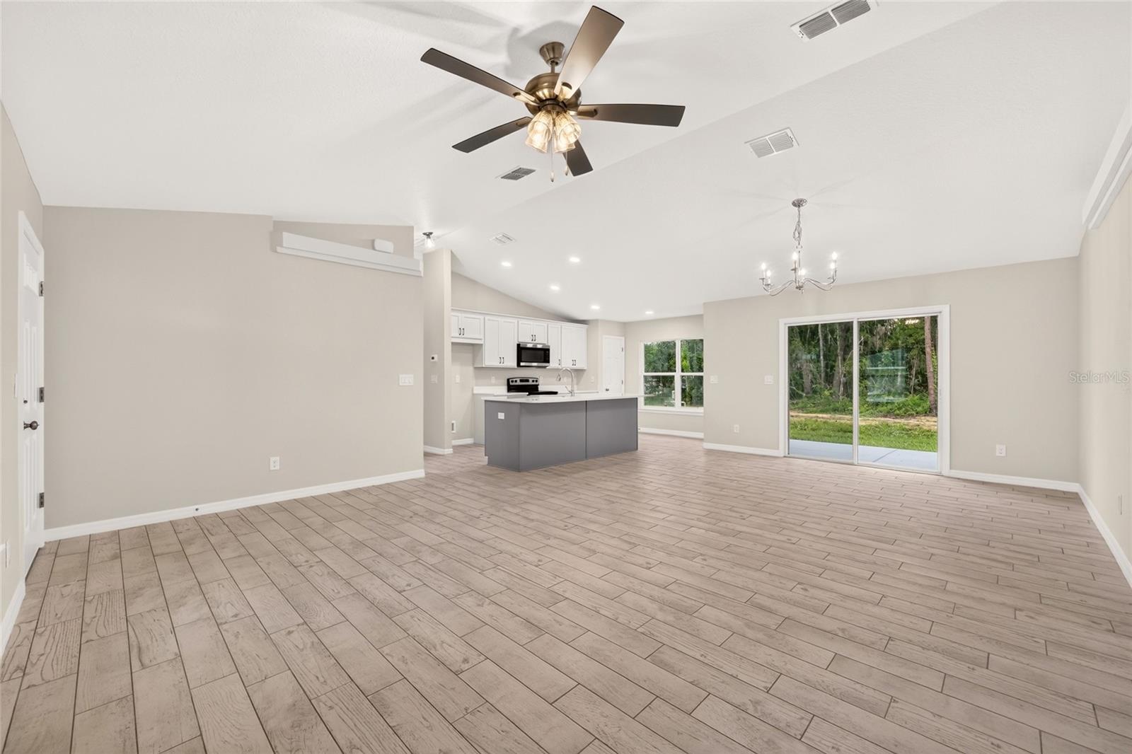 34 Hemlock Circle Way Property Photo 11