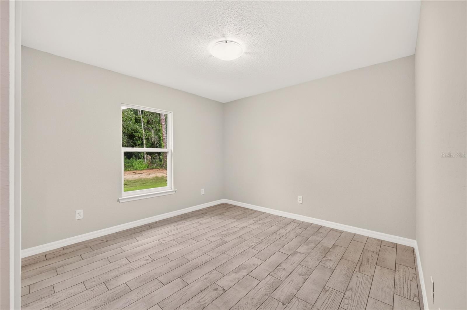 34 Hemlock Circle Way Property Photo 32