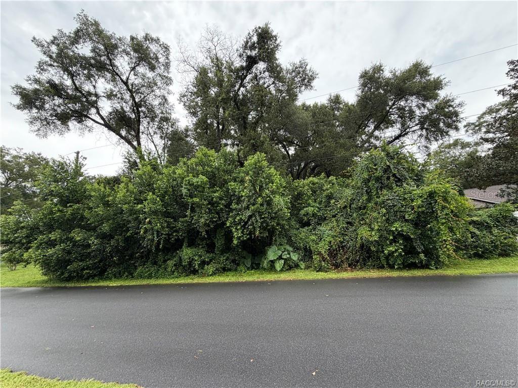 6140 E Ivy Ln Property Photo 1