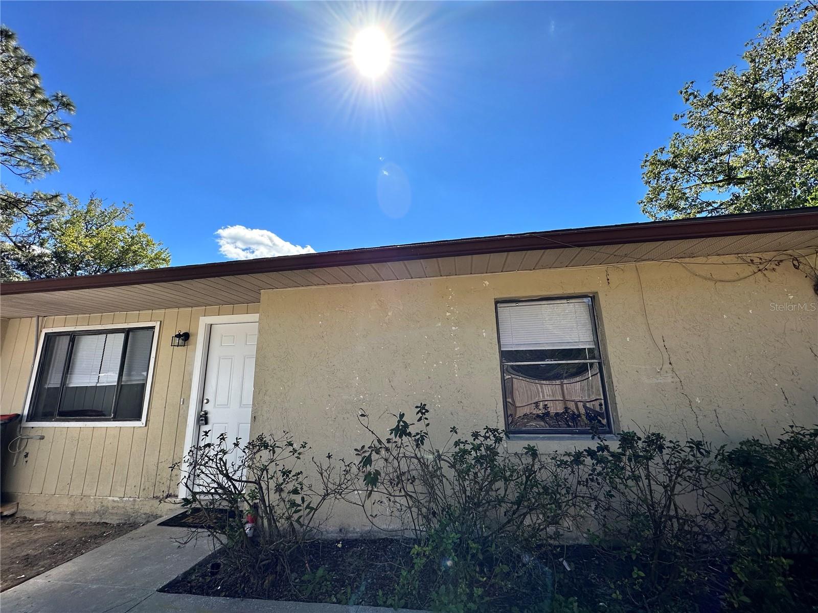 3761 Ne 40th Pl #d Property Photo 1
