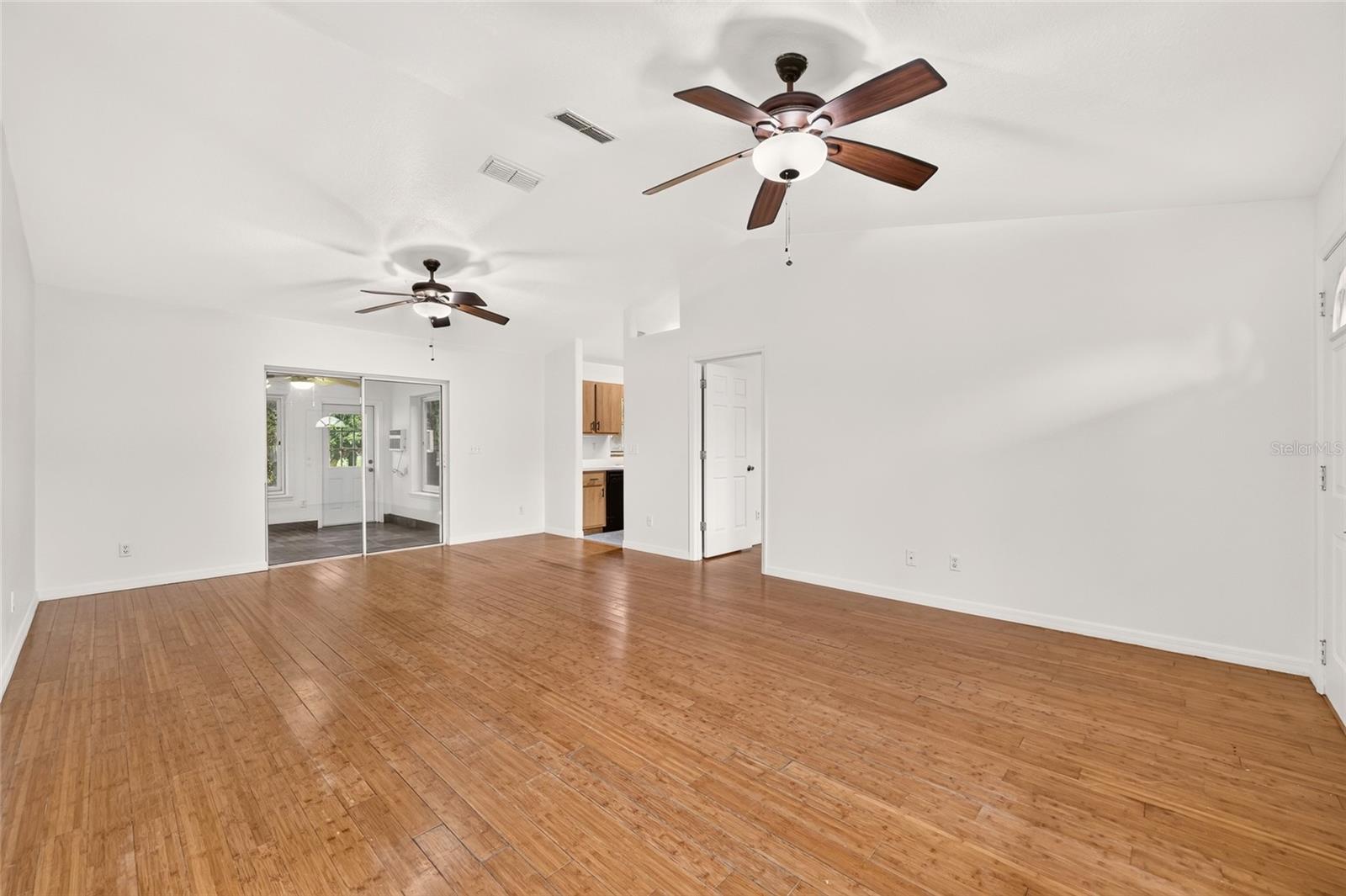 3826 Ne 5th Ter Property Photo 8