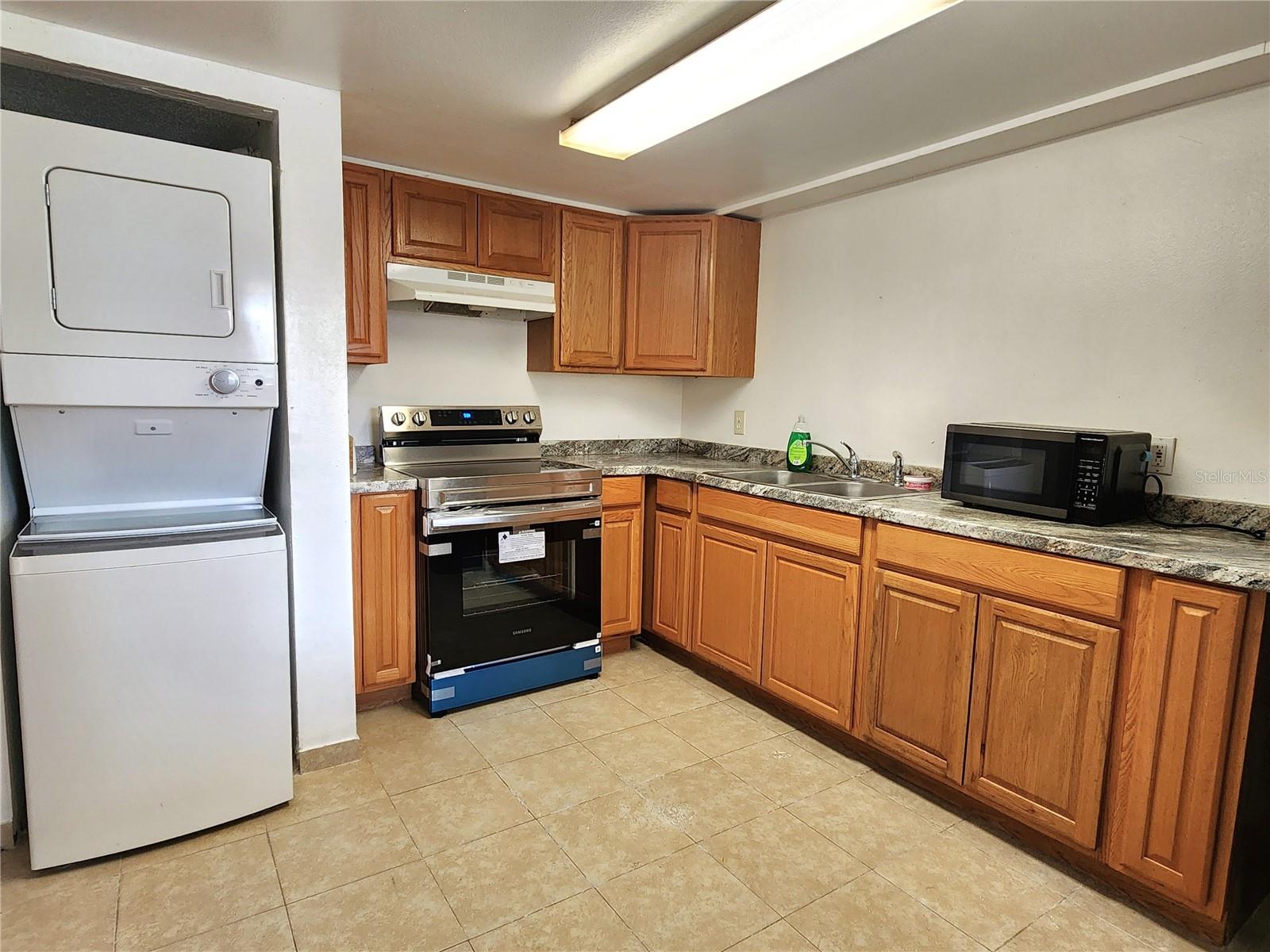 8215 Fairways Cir #g202 Property Photo 5