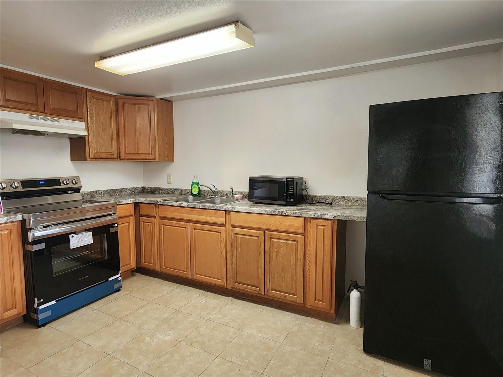 8215 Fairways Cir #g202 Property Photo 6