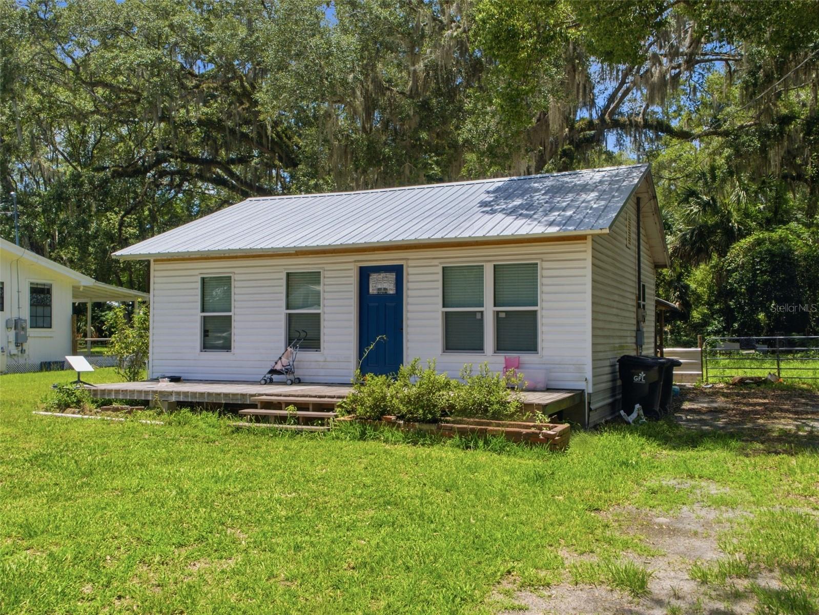 306 Se 2 St Property Photo 1