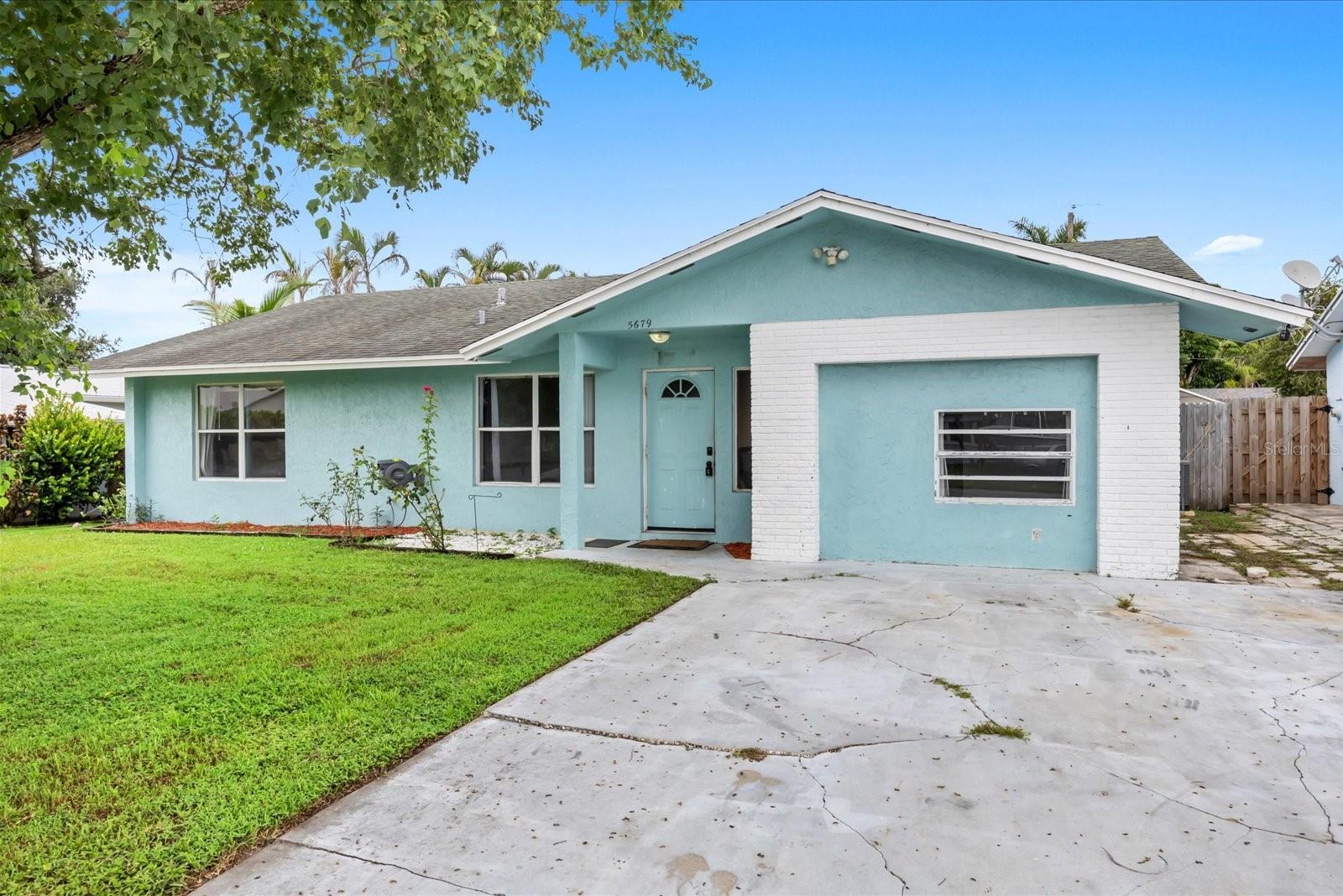 5679 Se Indigo Ave Property Photo 1