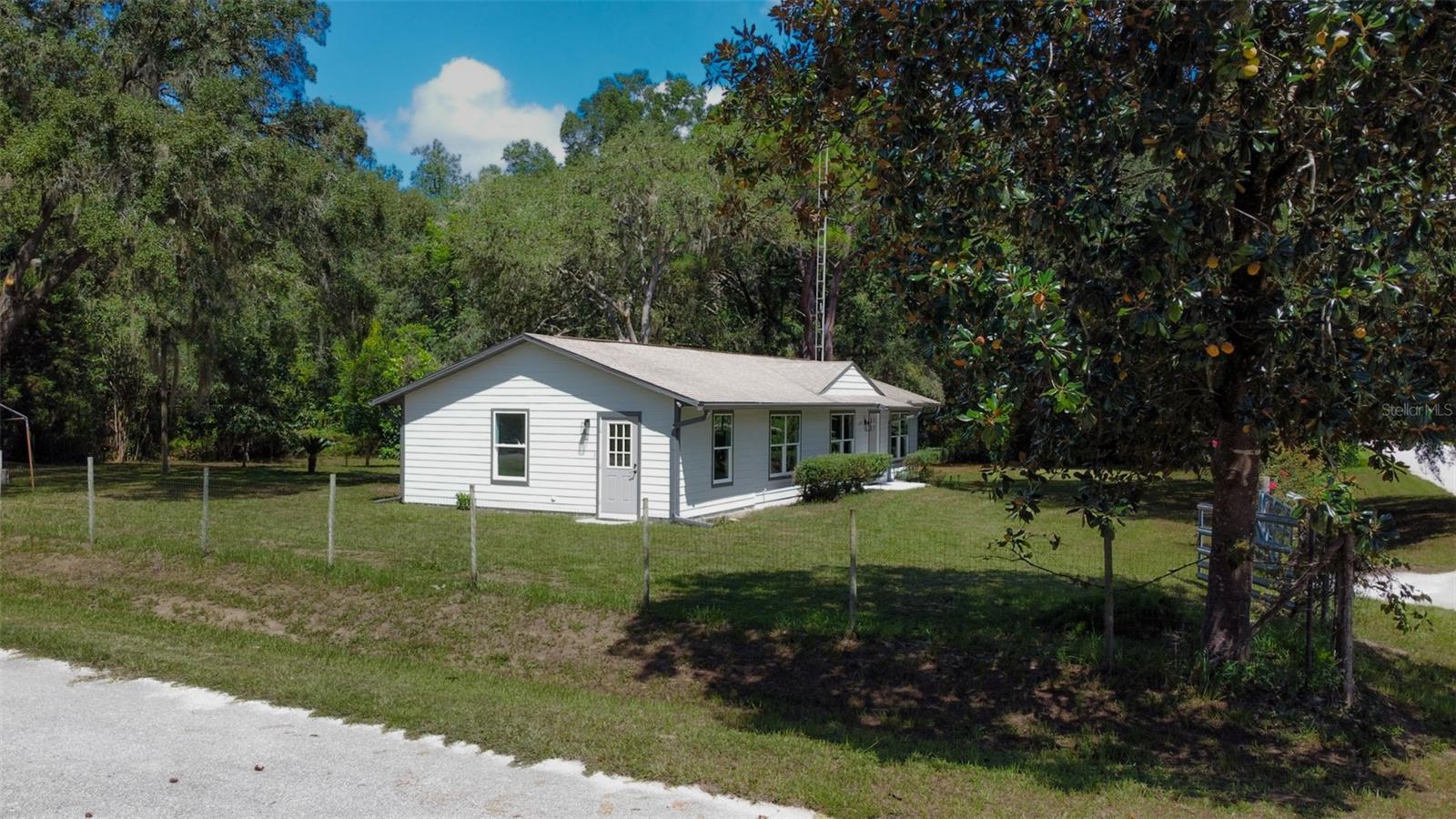 10962 Sw 112th Ave Property Photo 3