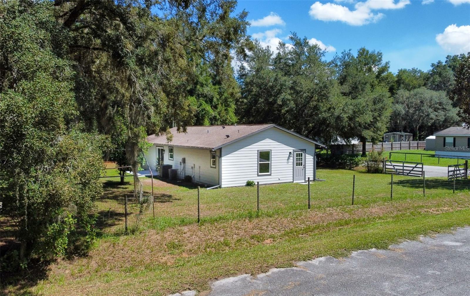 10962 Sw 112th Ave Property Photo 6