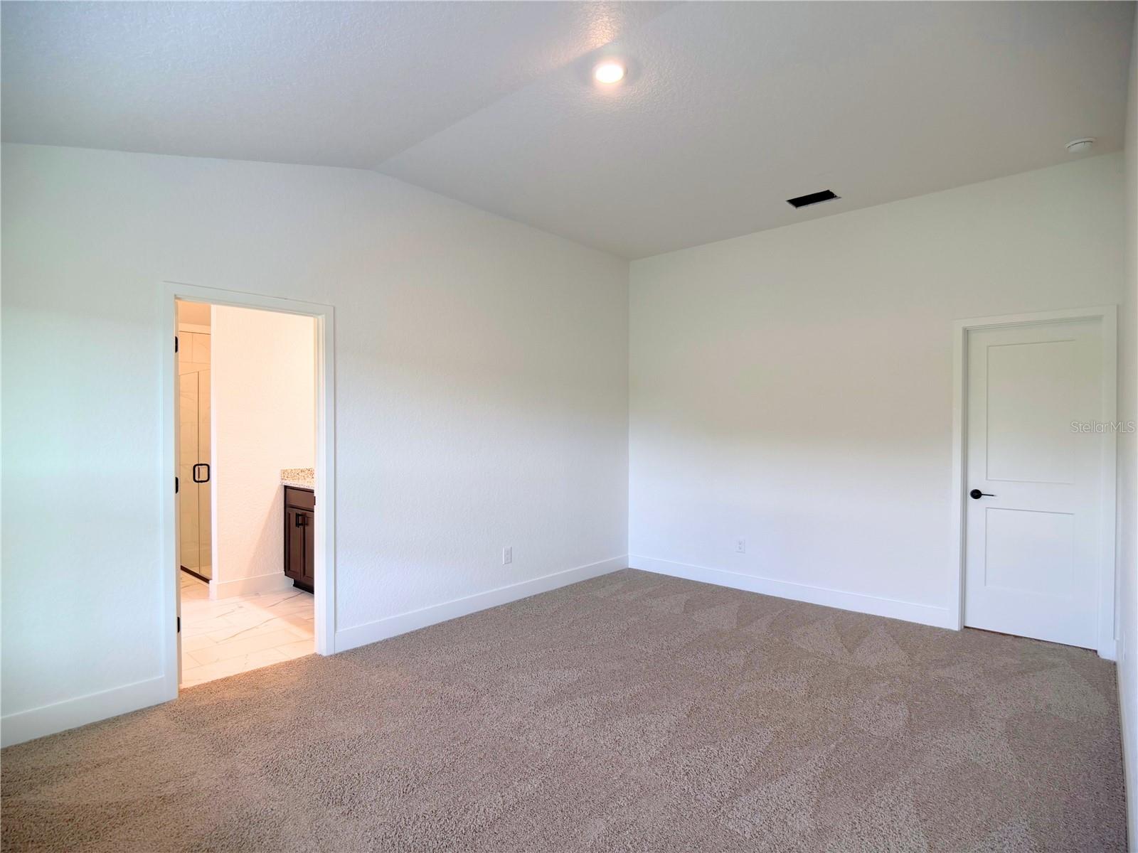 4489 Ne 31st Pl Property Photo 15