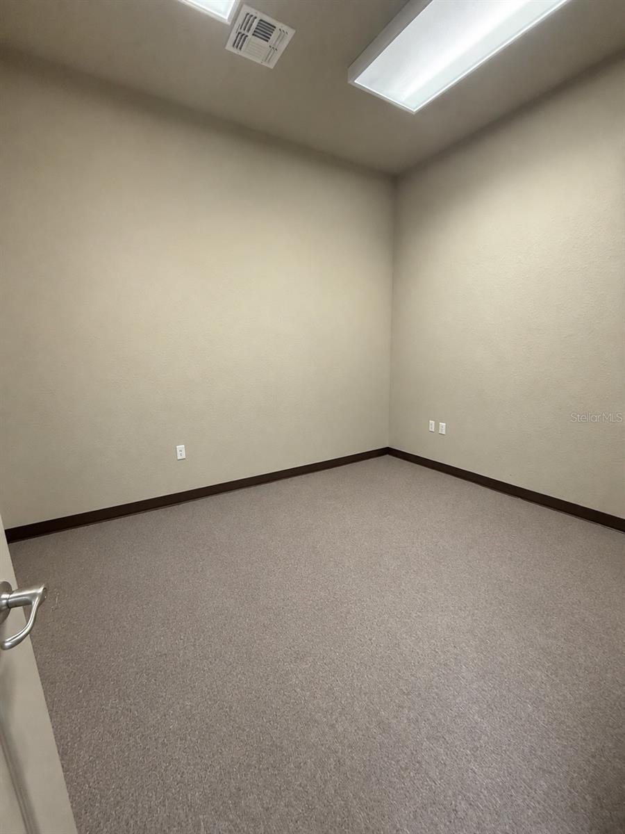 233 NE 58TH AVE #C Property Photo 1