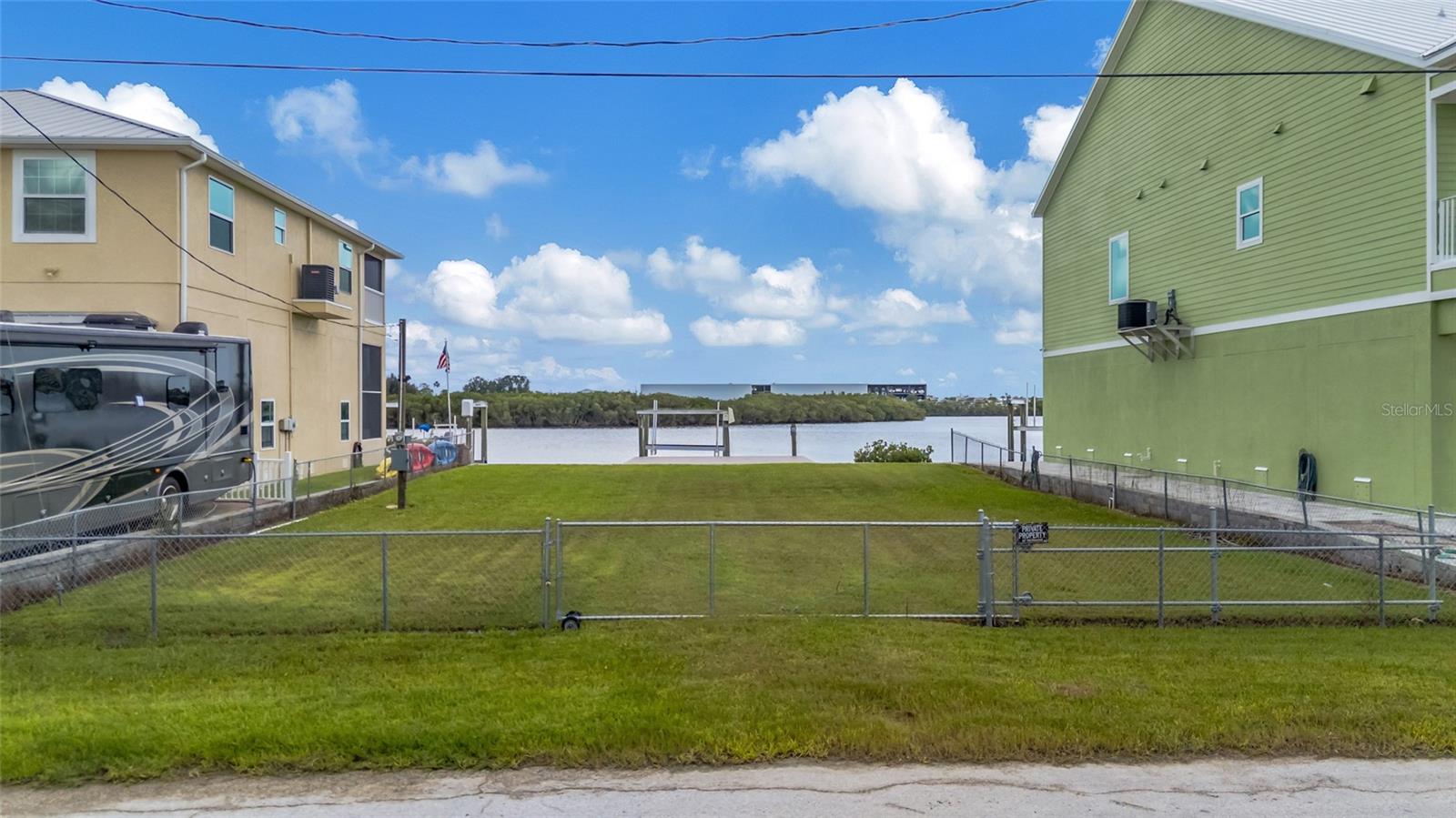 6522 Seaview Blvd Property Photo 2