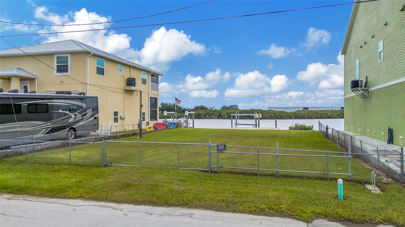6522 Seaview Blvd Property Photo 3