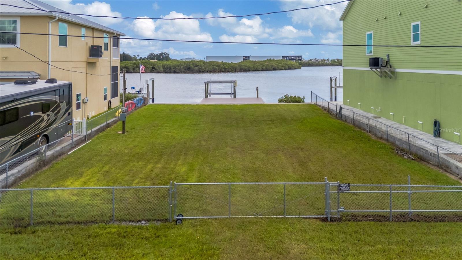 6522 Seaview Blvd Property Photo 4