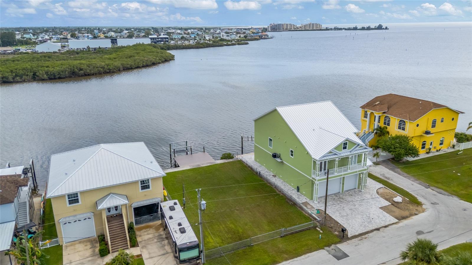 6522 Seaview Blvd Property Photo 6