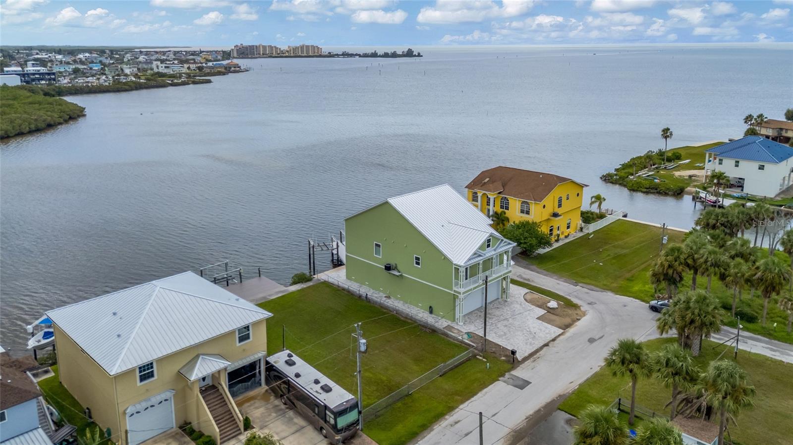 6522 Seaview Blvd Property Photo 7