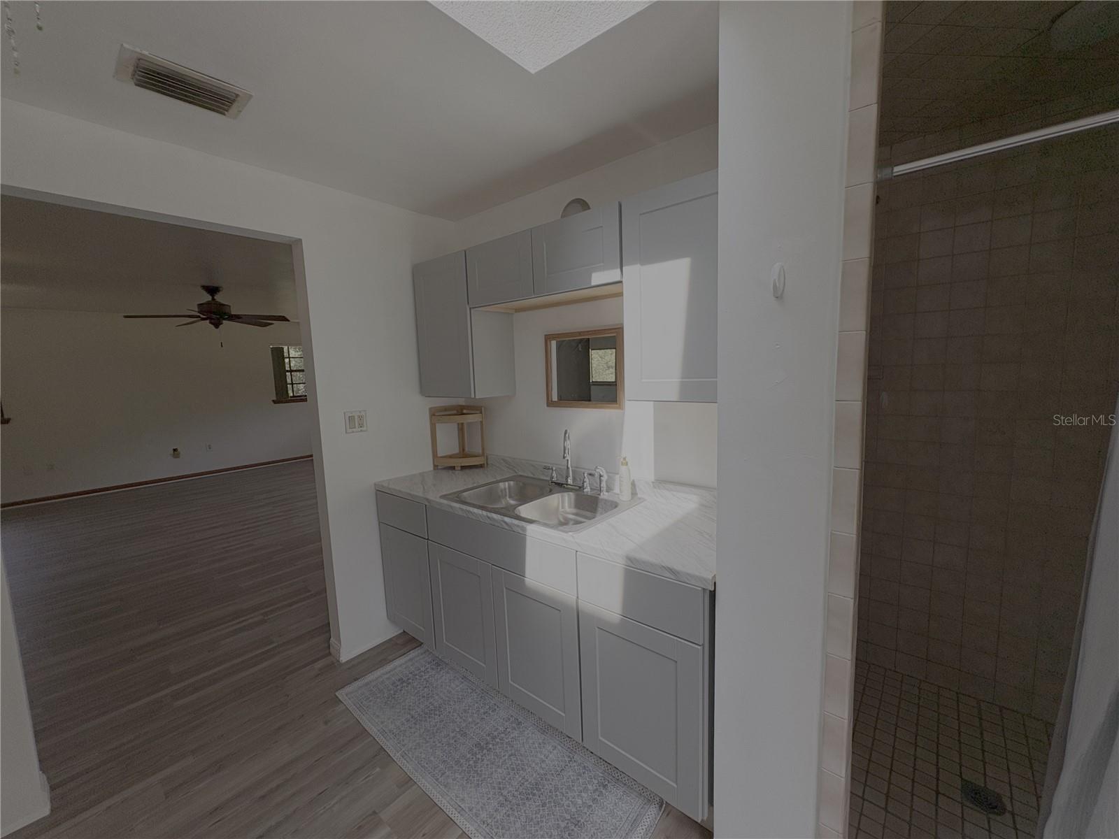 6140 E Tenison St Property Photo 9