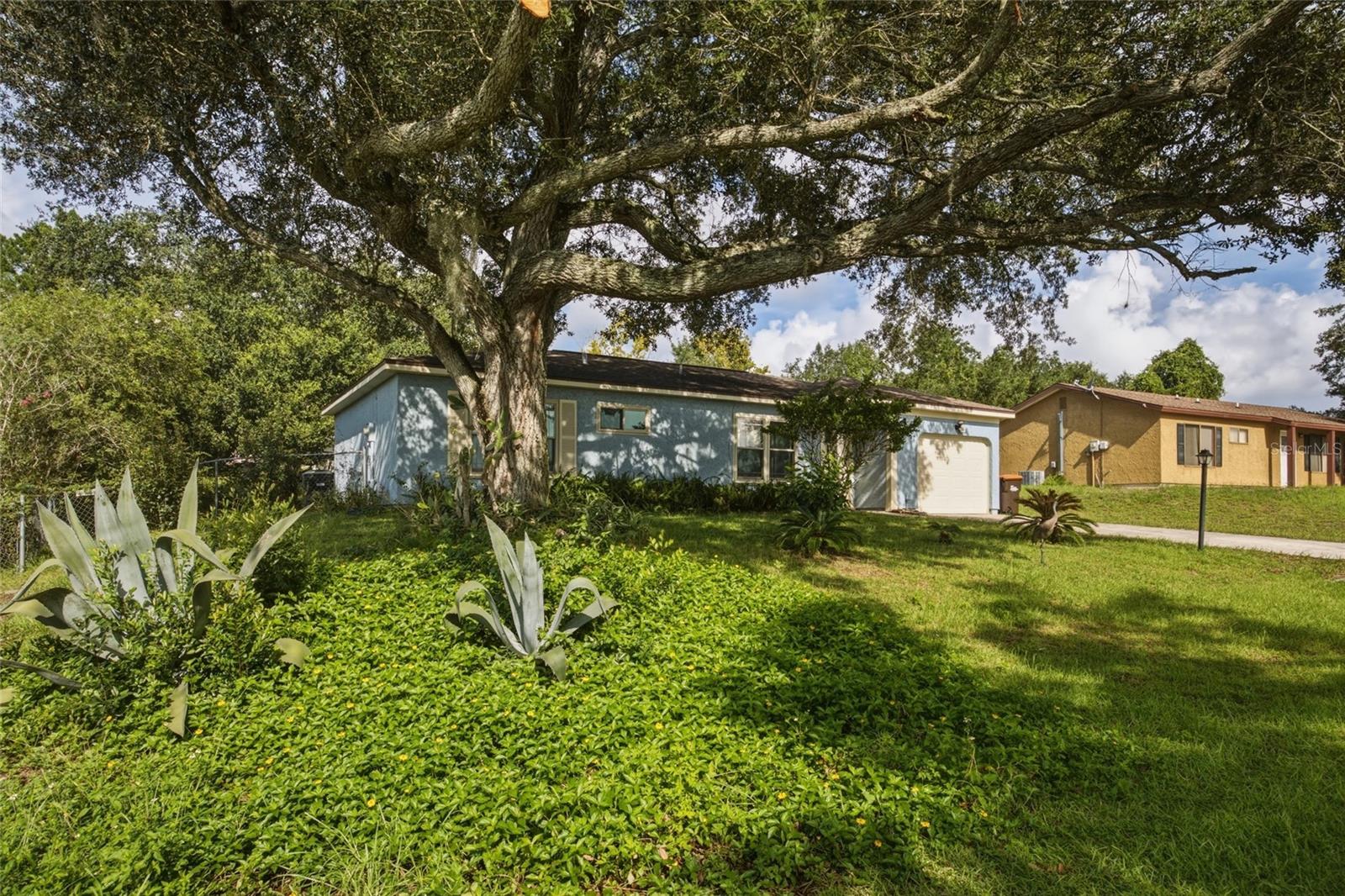 6 Hickory Track Way Property Photo 2