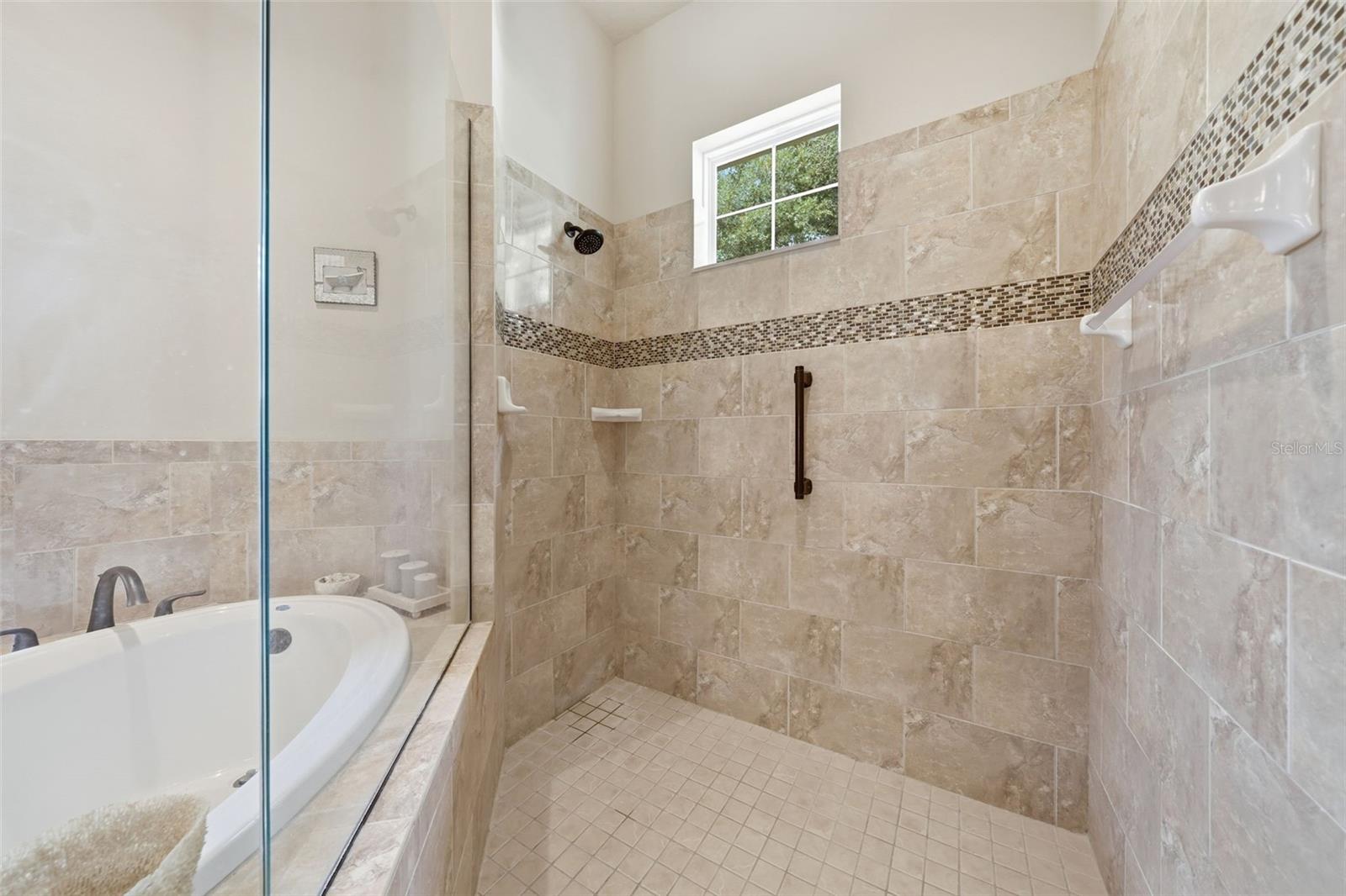 1910 N Eagle Chase Dr Property Photo 33