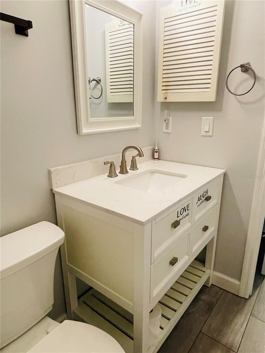 2701 Ne 10th St #802 Property Photo 12