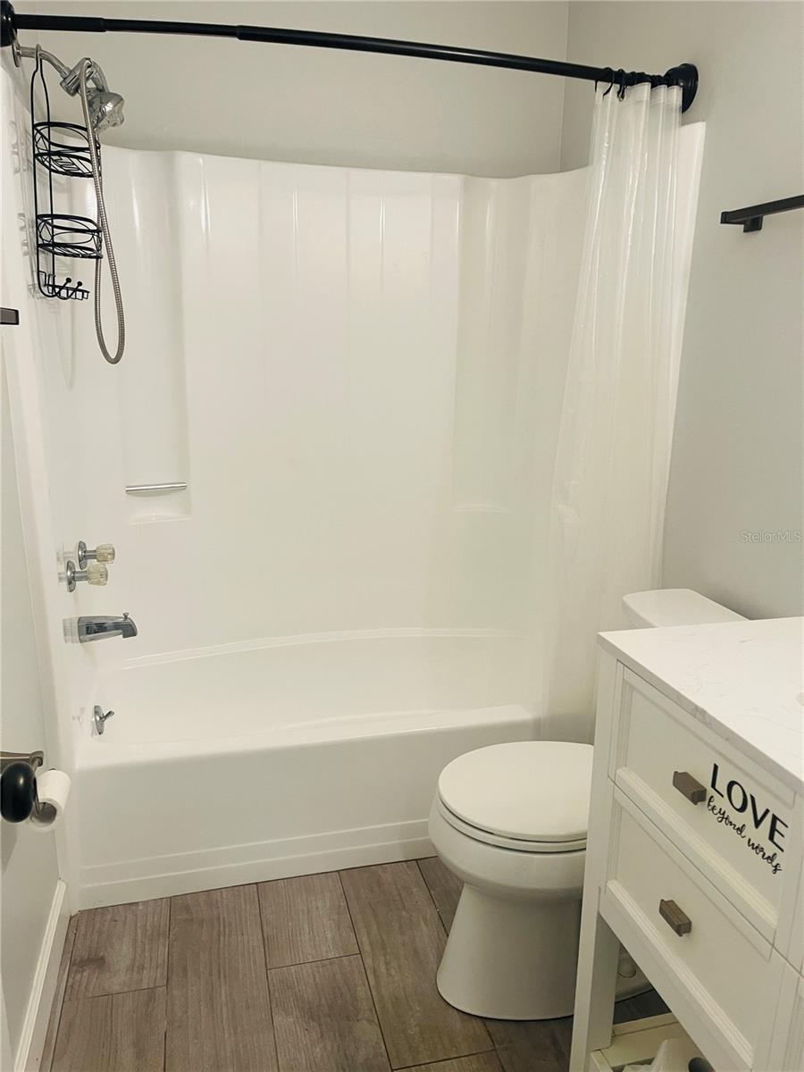 2701 Ne 10th St #802 Property Photo 13