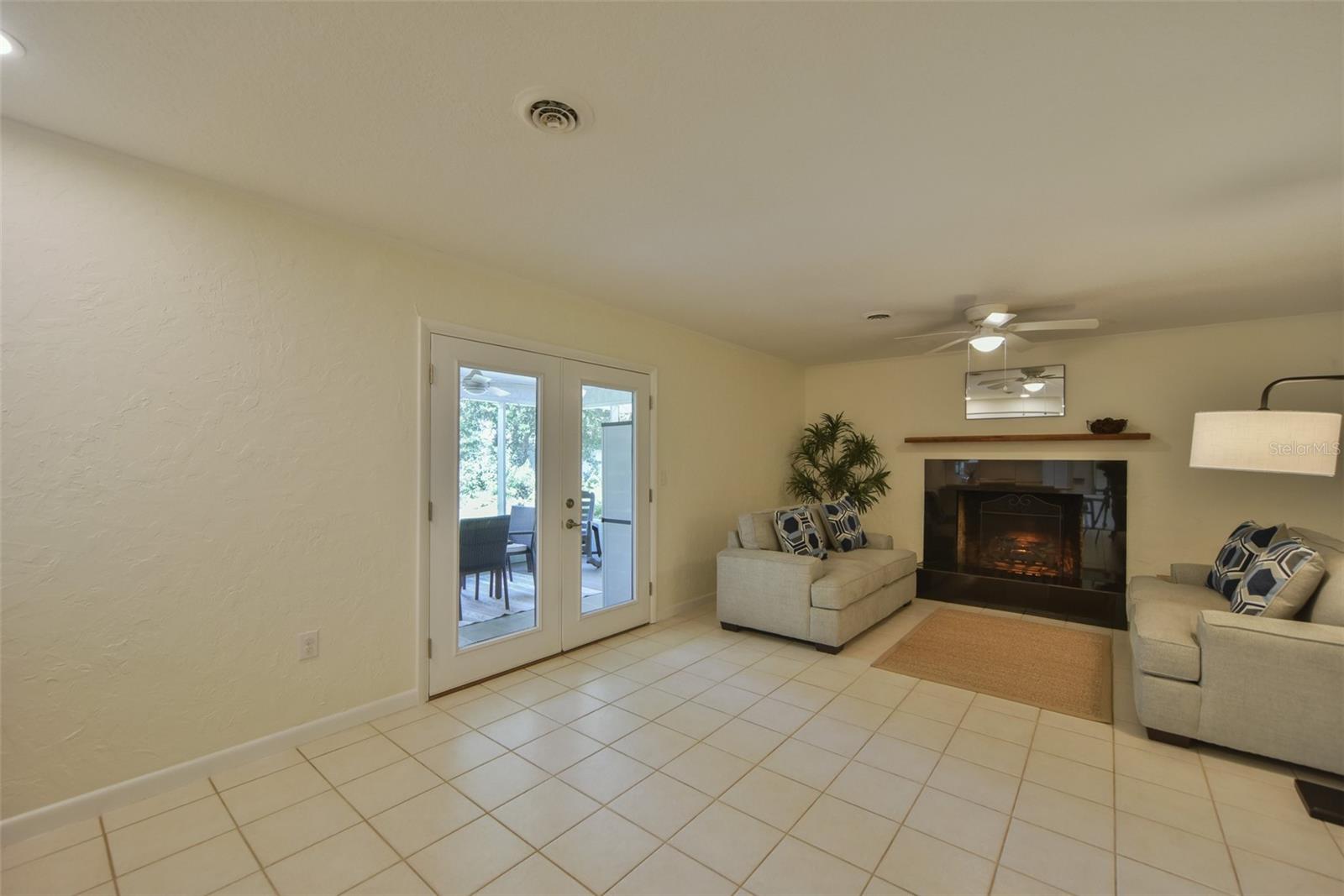 3971 Se 17th Pl Property Photo 13