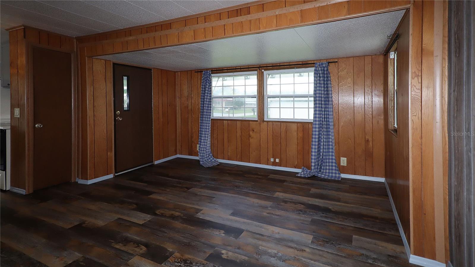417 Ne 64th Ave Property Photo 5