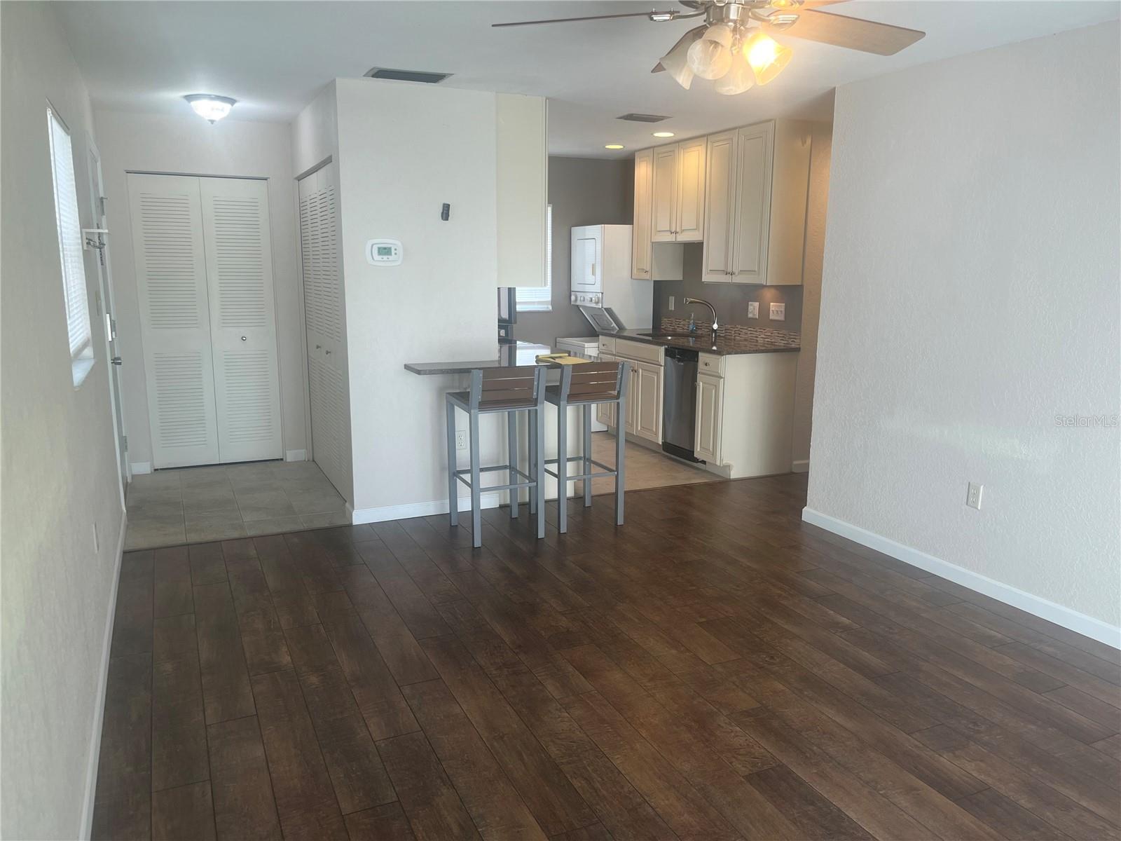 1571 Se 27 St #a Property Photo 4
