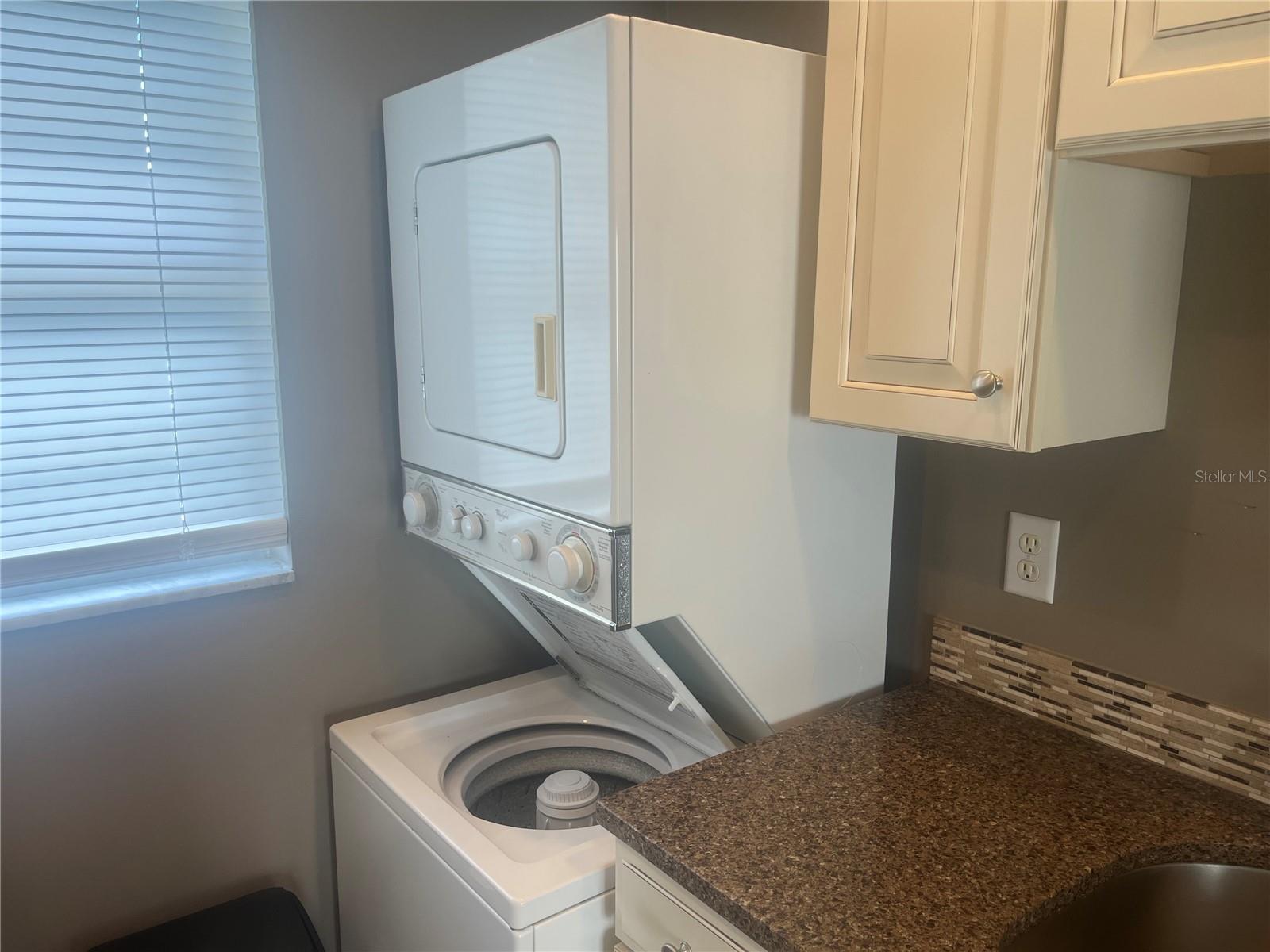 1571 Se 27 St #a Property Photo 8