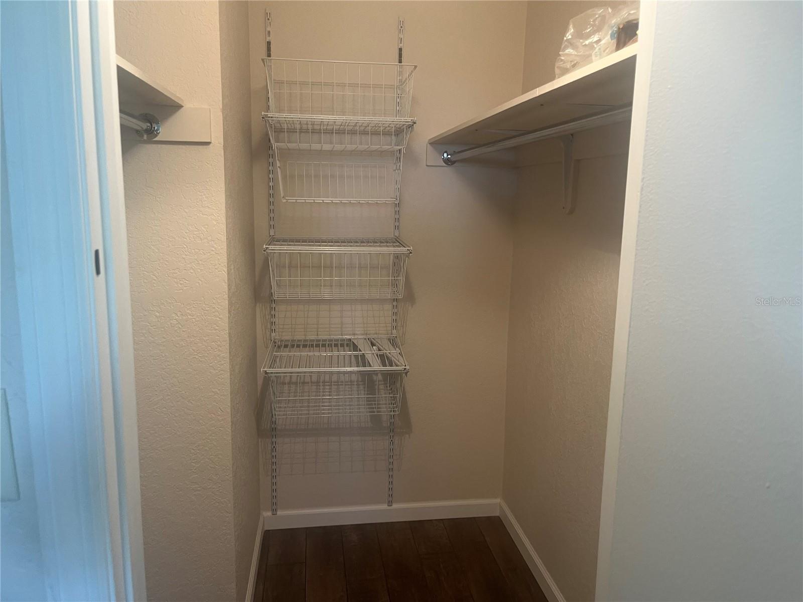 1571 Se 27 St #a Property Photo 9
