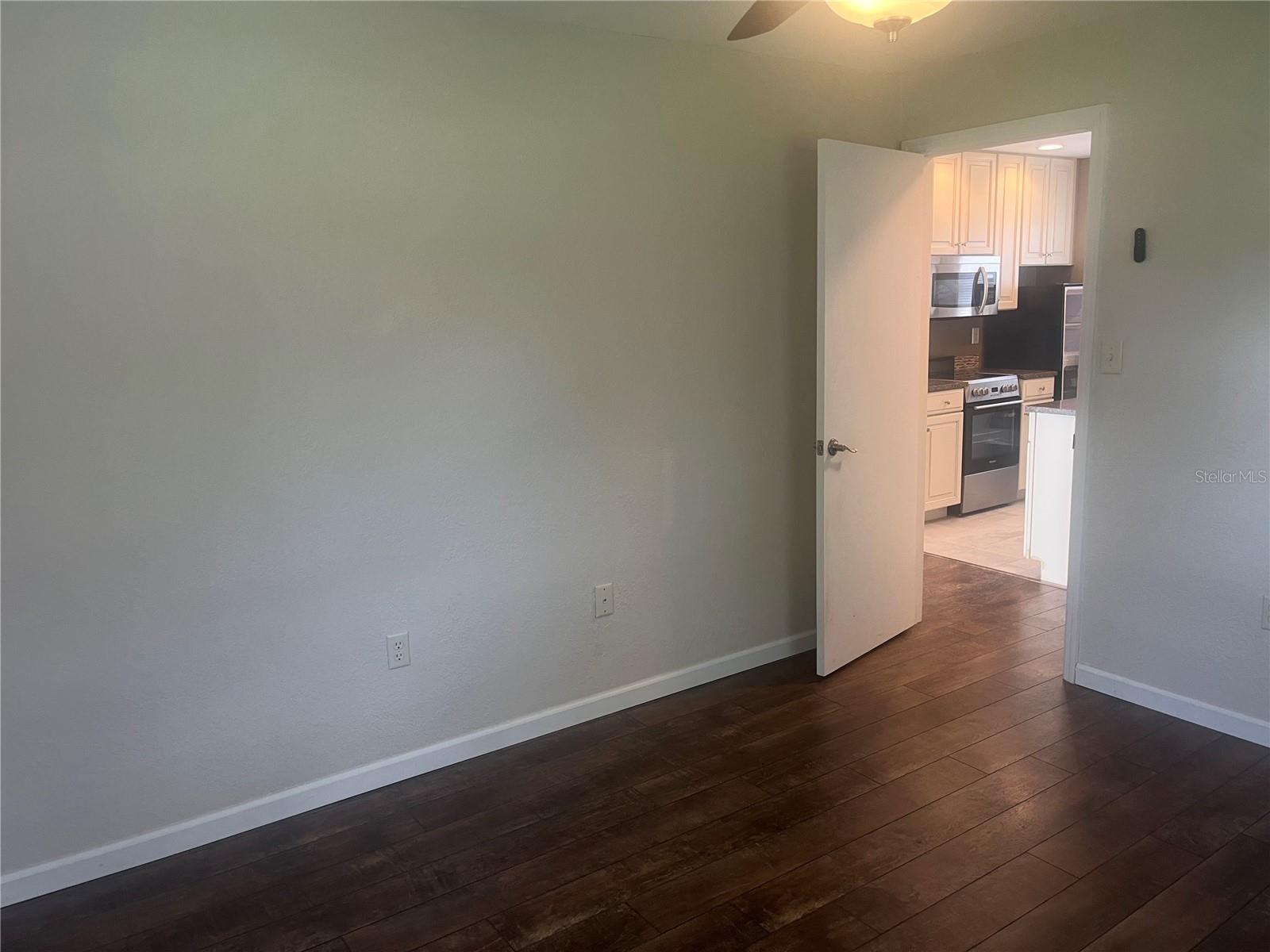 1571 Se 27 St #a Property Photo 10