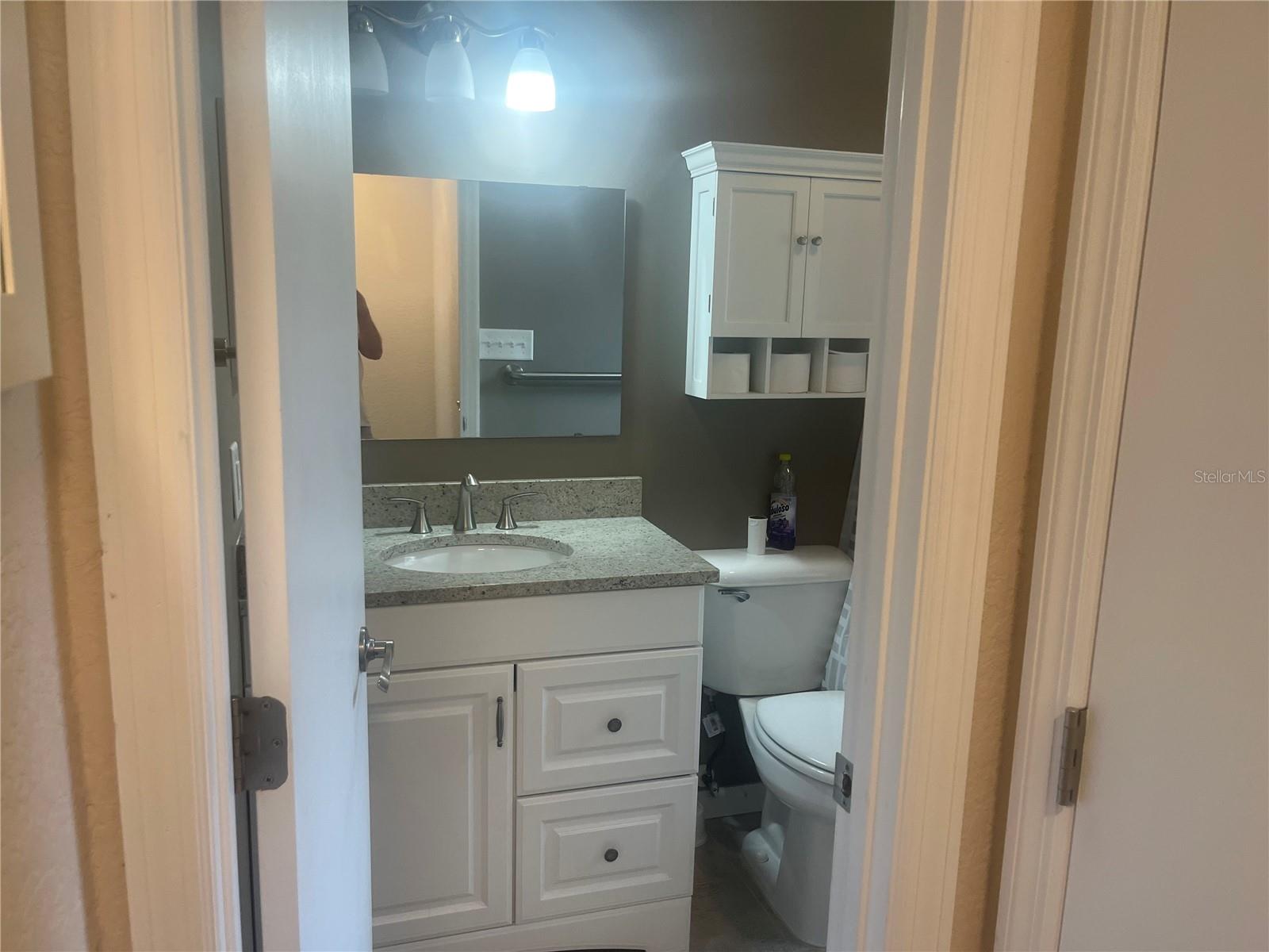 1571 Se 27 St #a Property Photo 14