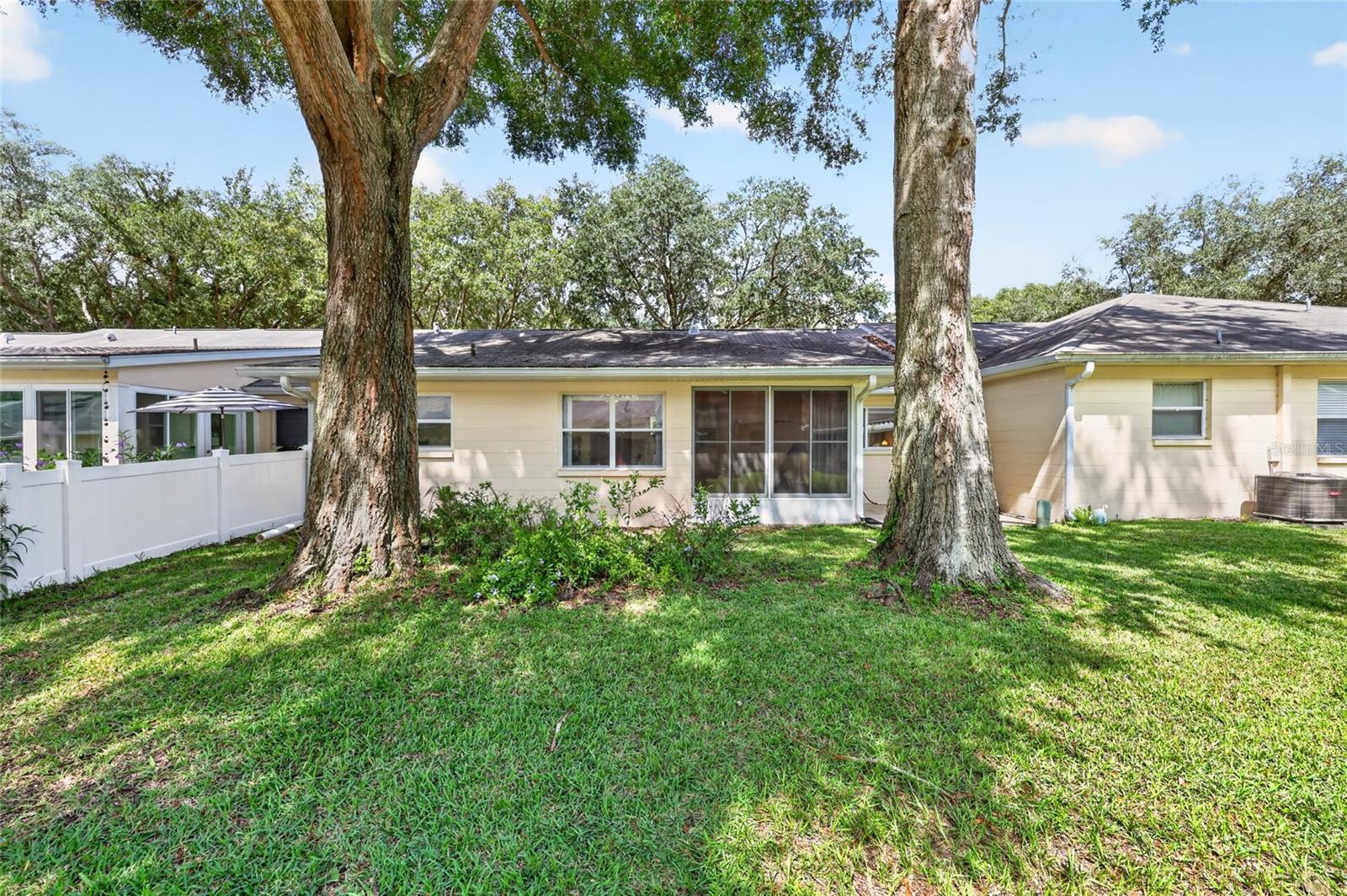 9659 Sw 95th Ter #b Property Photo 9