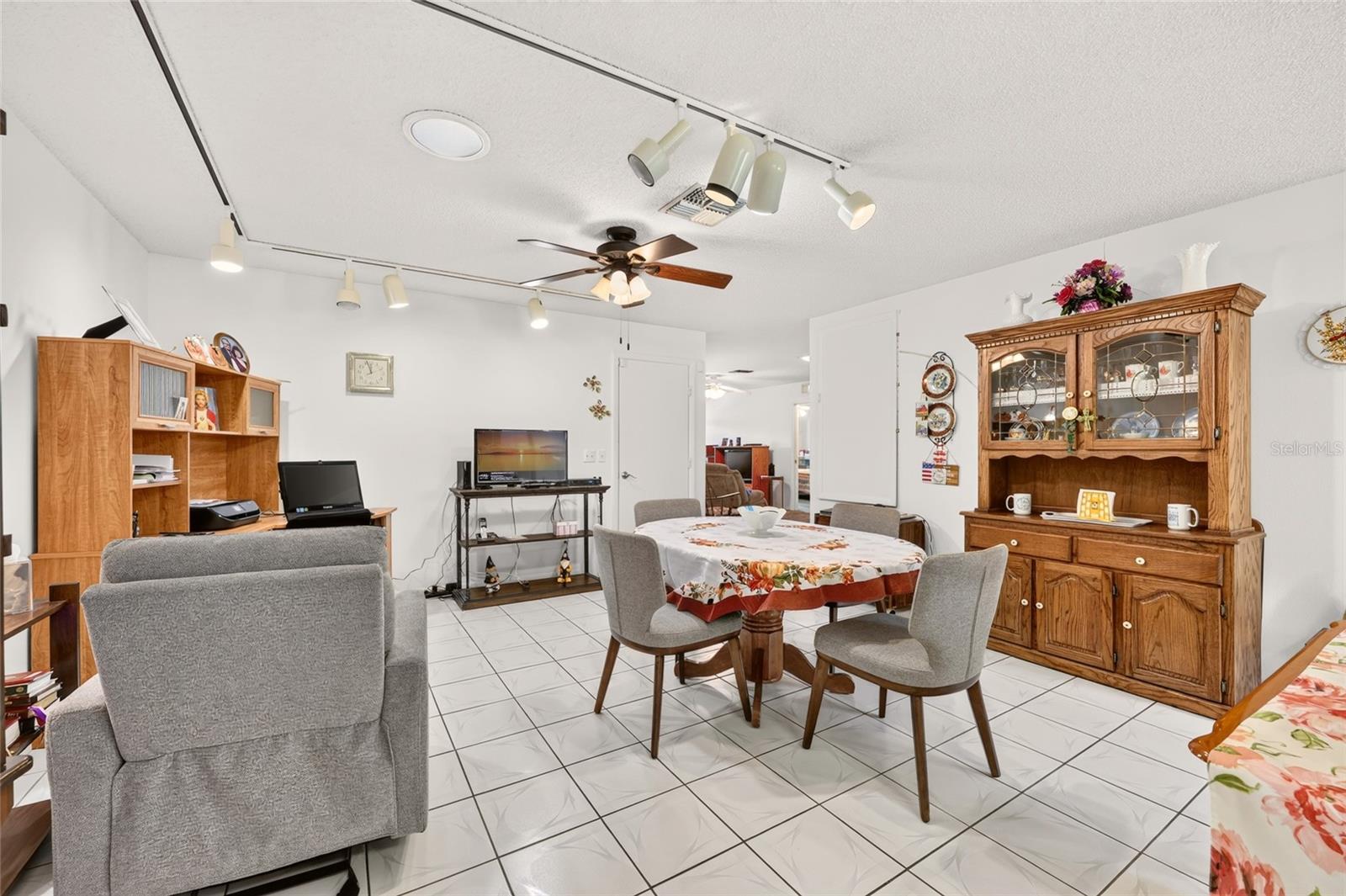 9659 Sw 95th Ter #b Property Photo 37
