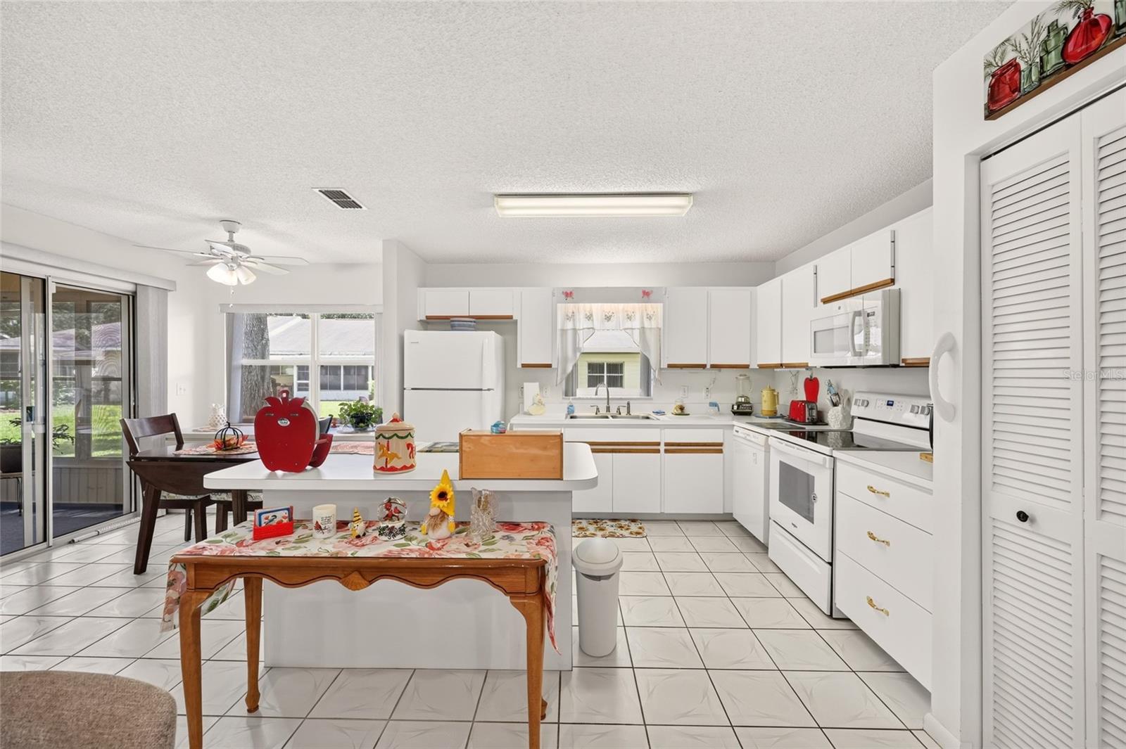 9659 Sw 95th Ter #b Property Photo 39
