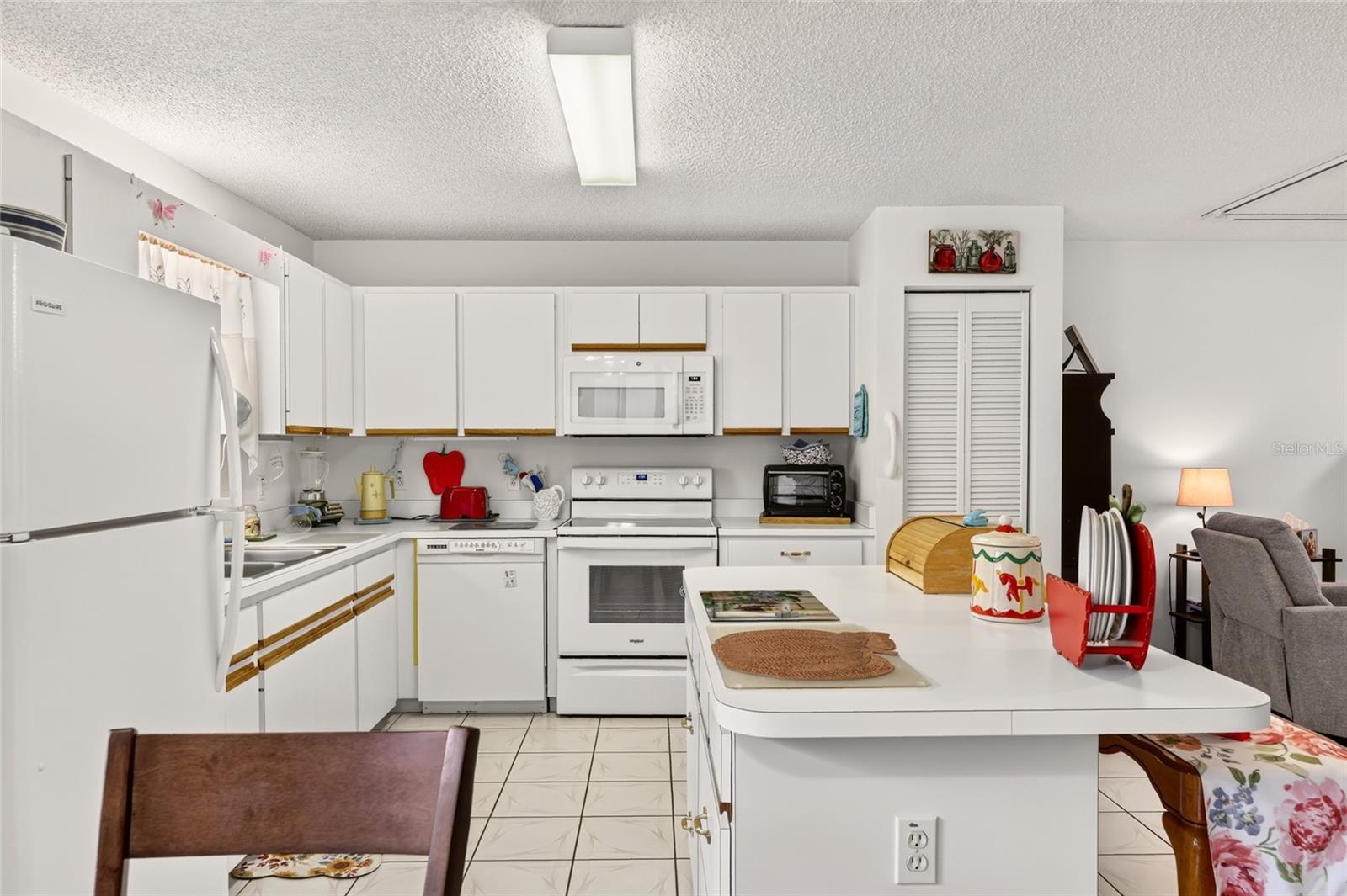 9659 Sw 95th Ter #b Property Photo 41