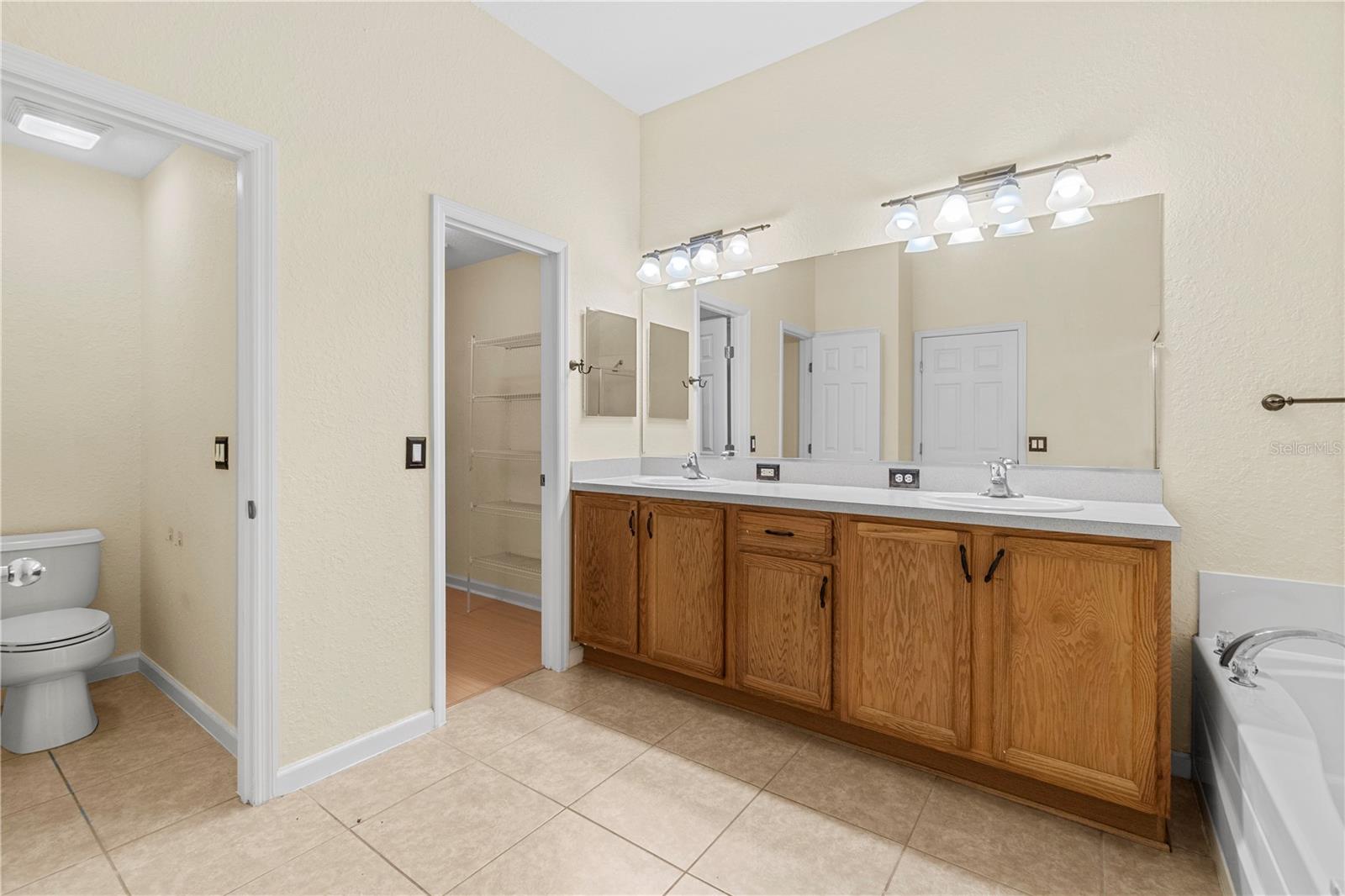 5464 Sw 41st St Property Photo 31