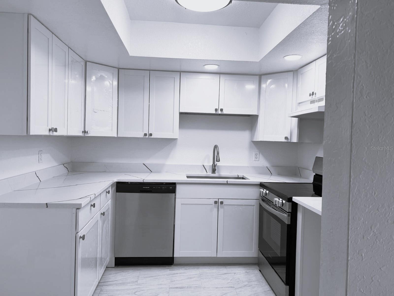 627 Silver Pass #a Property Photo 10