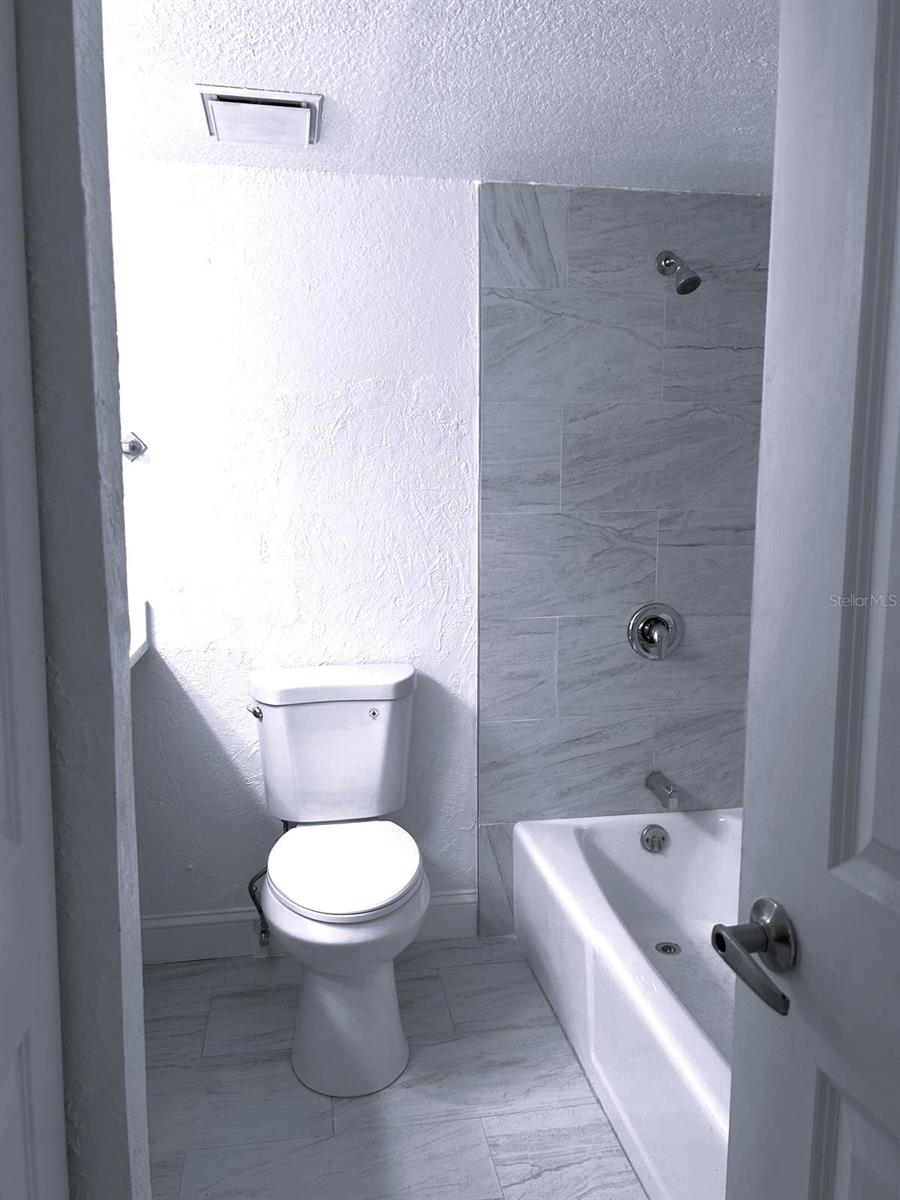 627 Silver Pass #a Property Photo 22