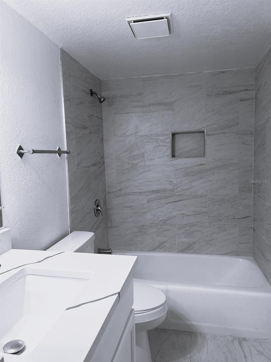 627 Silver Pass #a Property Photo 26