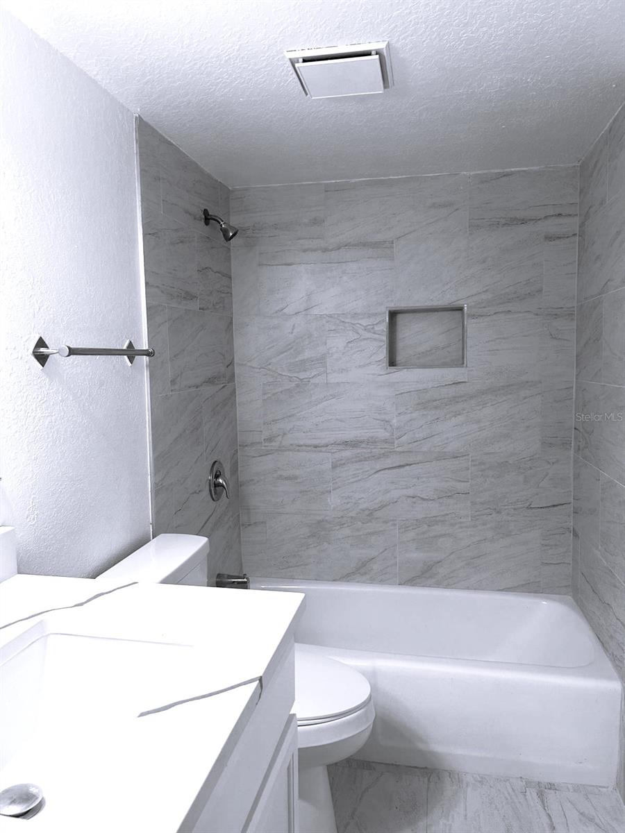 627 Silver Pass #a Property Photo 32