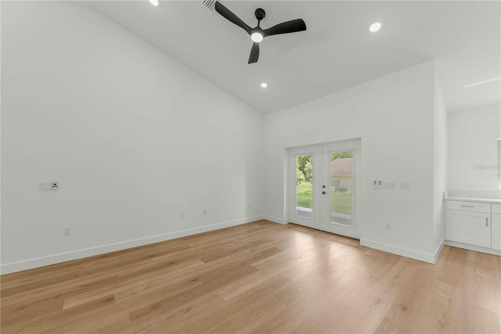 537 Bahia Circle Dr Property Photo 11