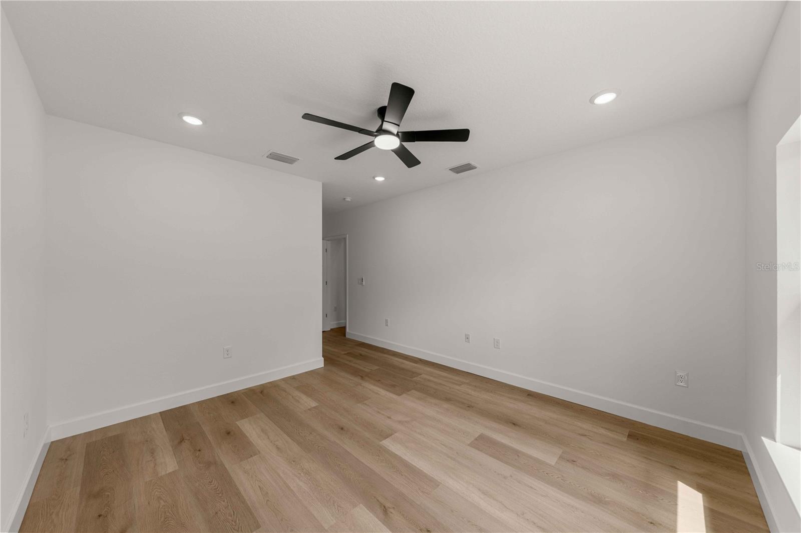 537 Bahia Circle Dr Property Photo 16