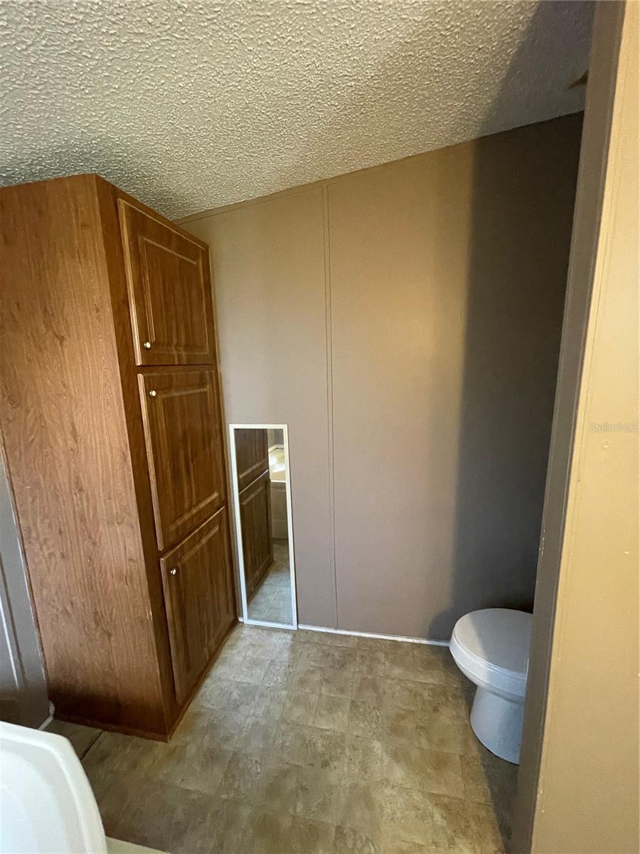 3561 Ne 59th Ter Property Photo 10
