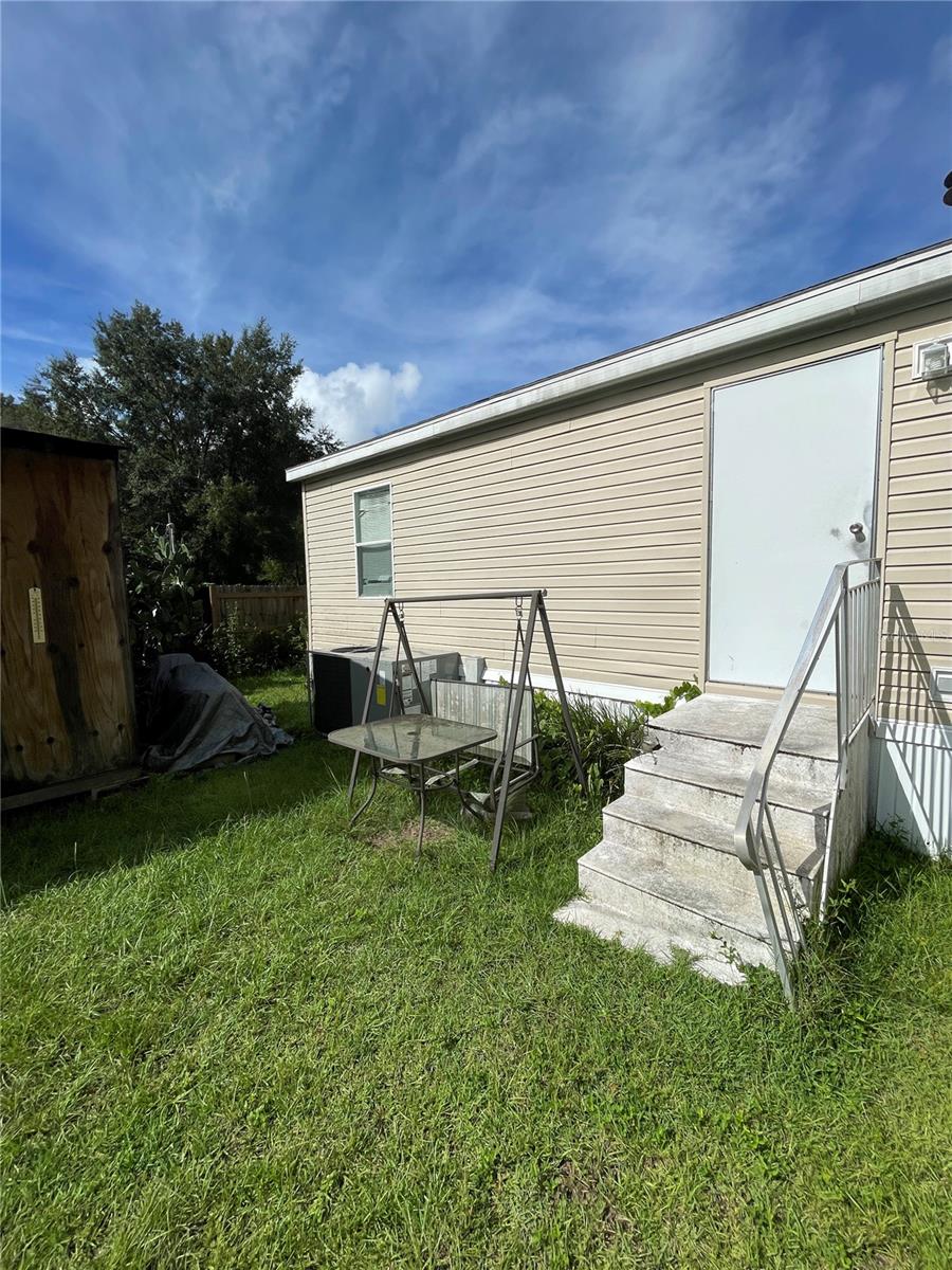3561 Ne 59th Ter Property Photo 15