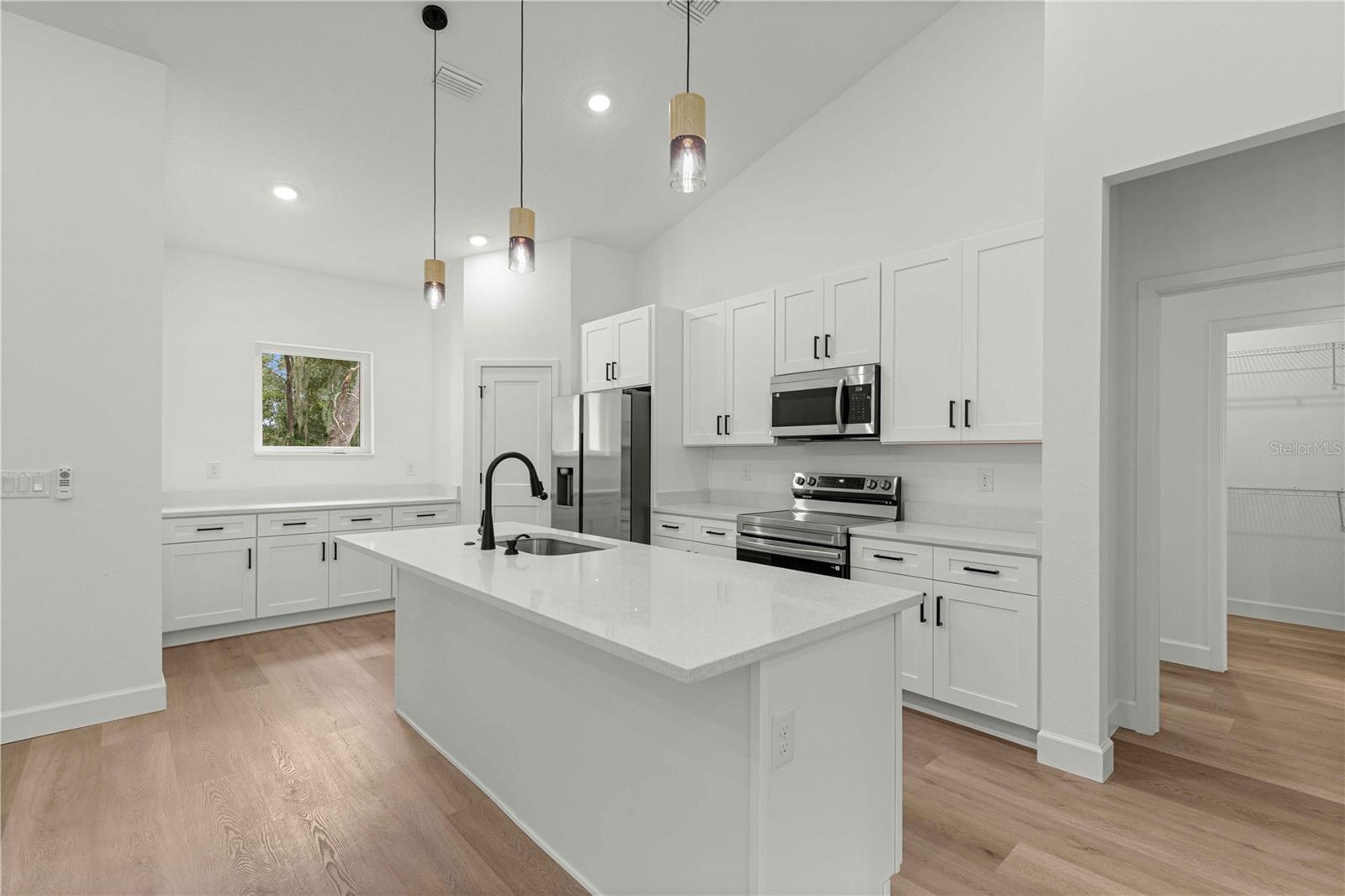 100 Willow Rd Property Photo 10