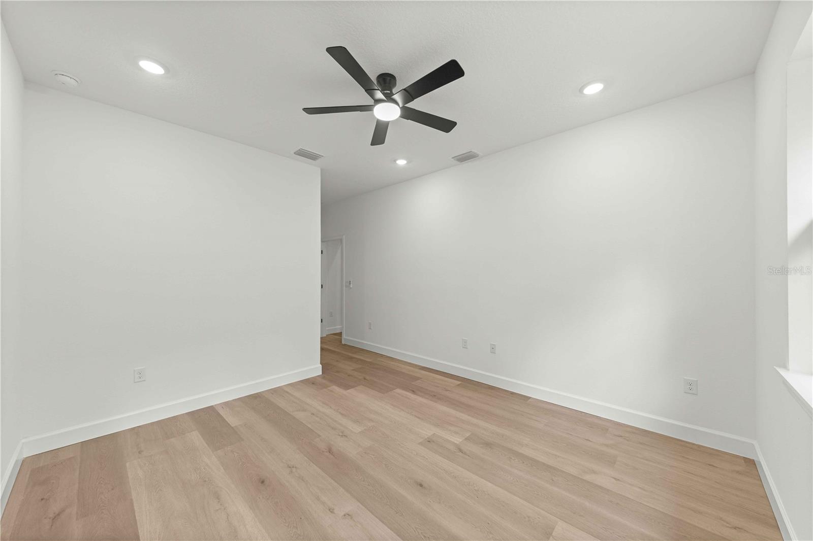100 Willow Rd Property Photo 16