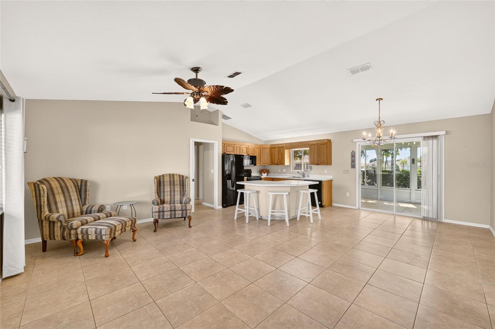 9077 Se 136th Loop Property Photo 4