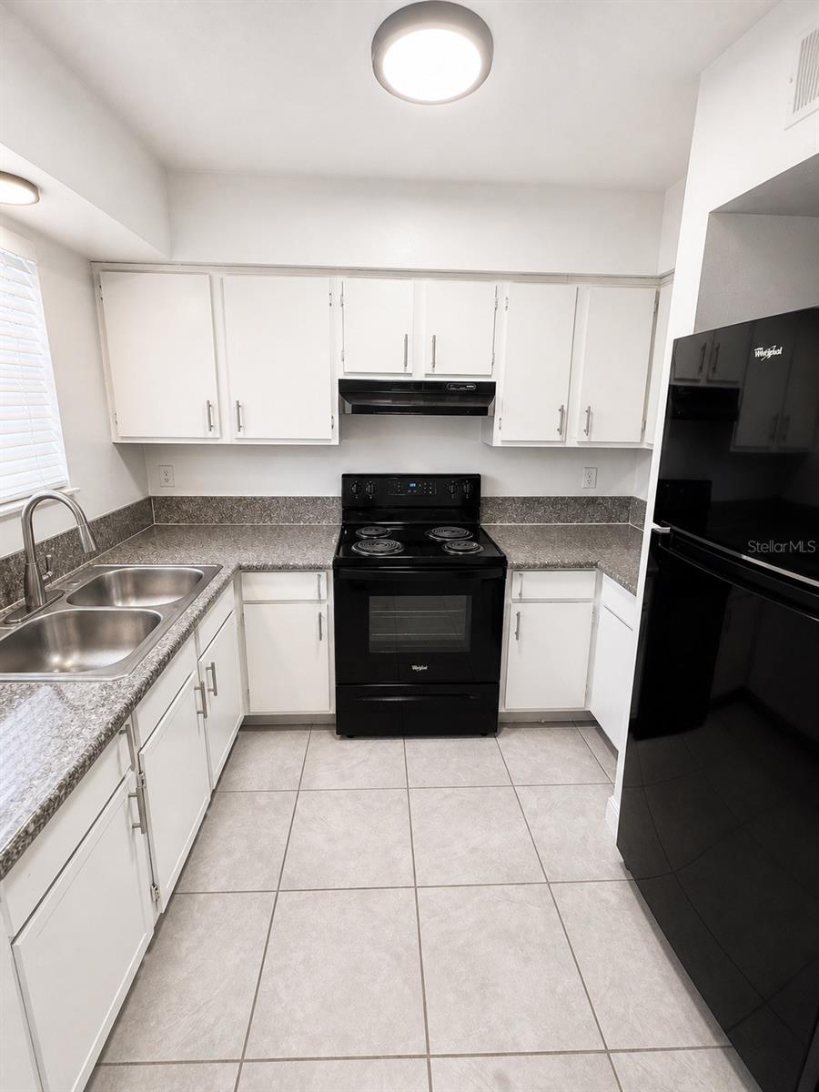 1181-1181 Bentley Rd #1 Property Photo 5