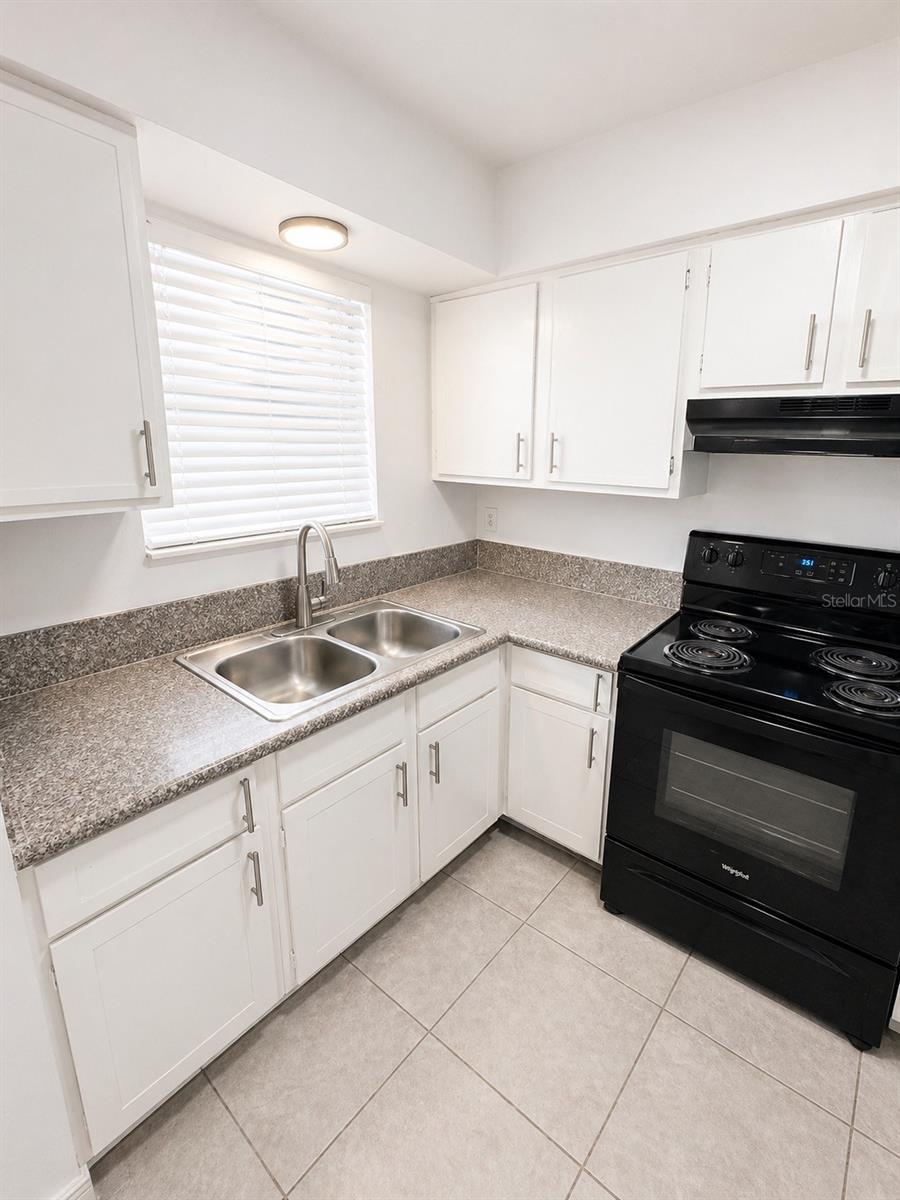 1181-1181 Bentley Rd #1 Property Photo 6