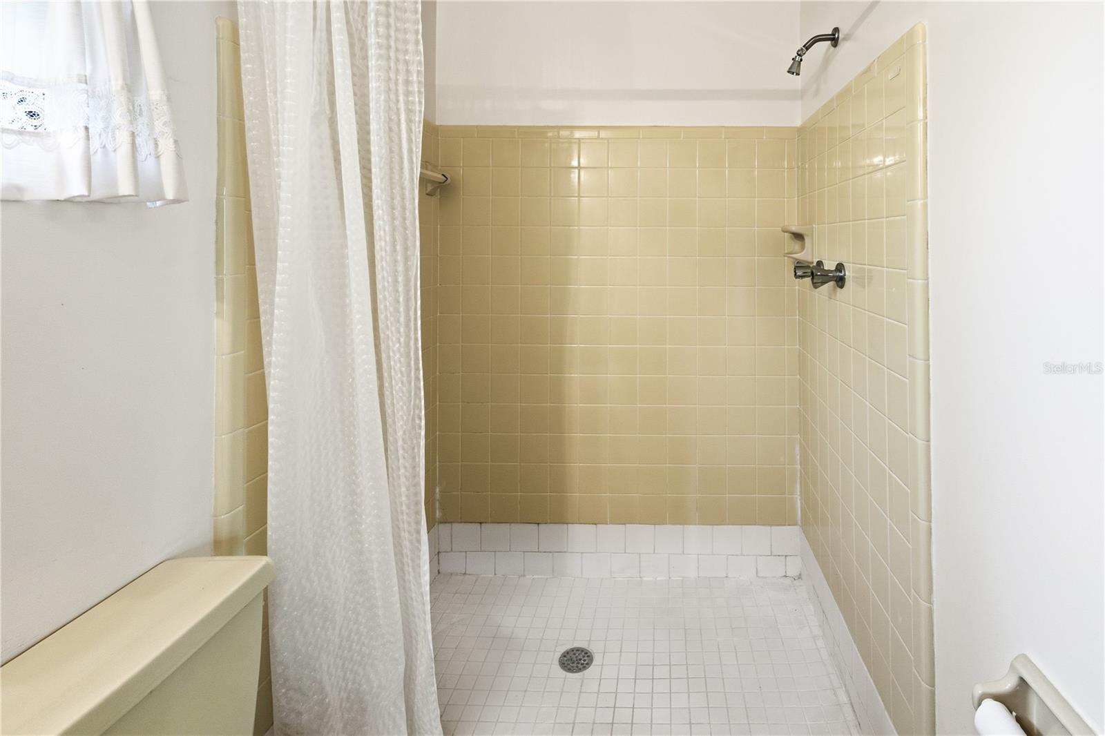 OM732069 Property Photo 37