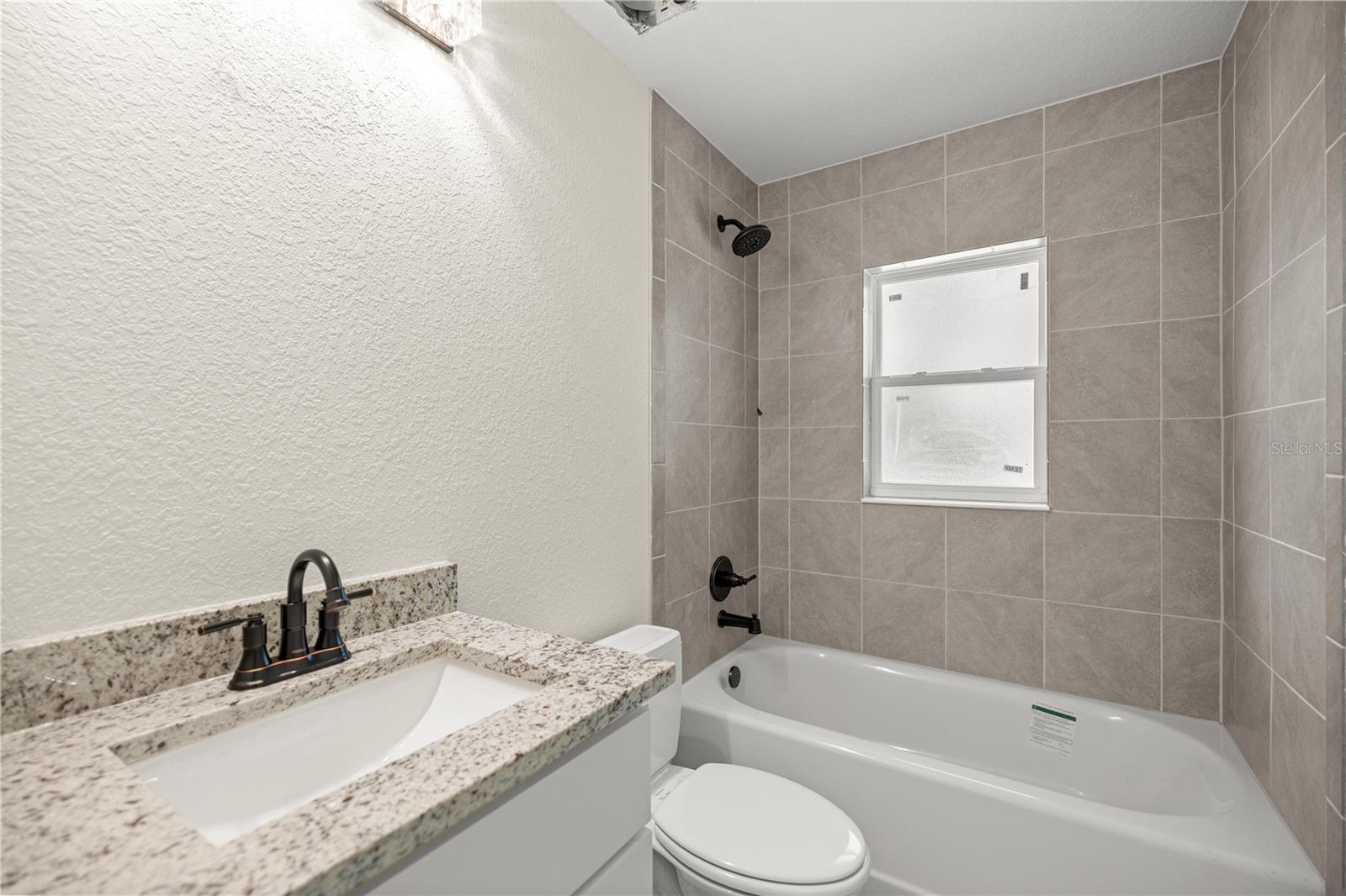 40 Bay Dr Property Photo 9